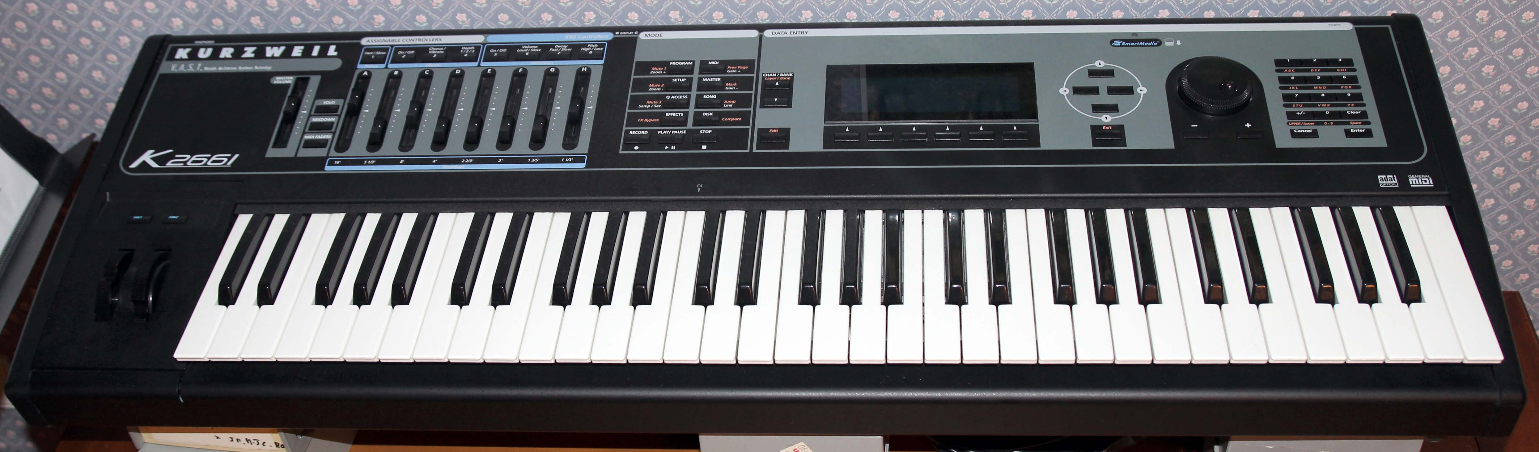 Photo Kurzweil K2661 Kurzweil K2661 (60599) (535932) Audiofanzine