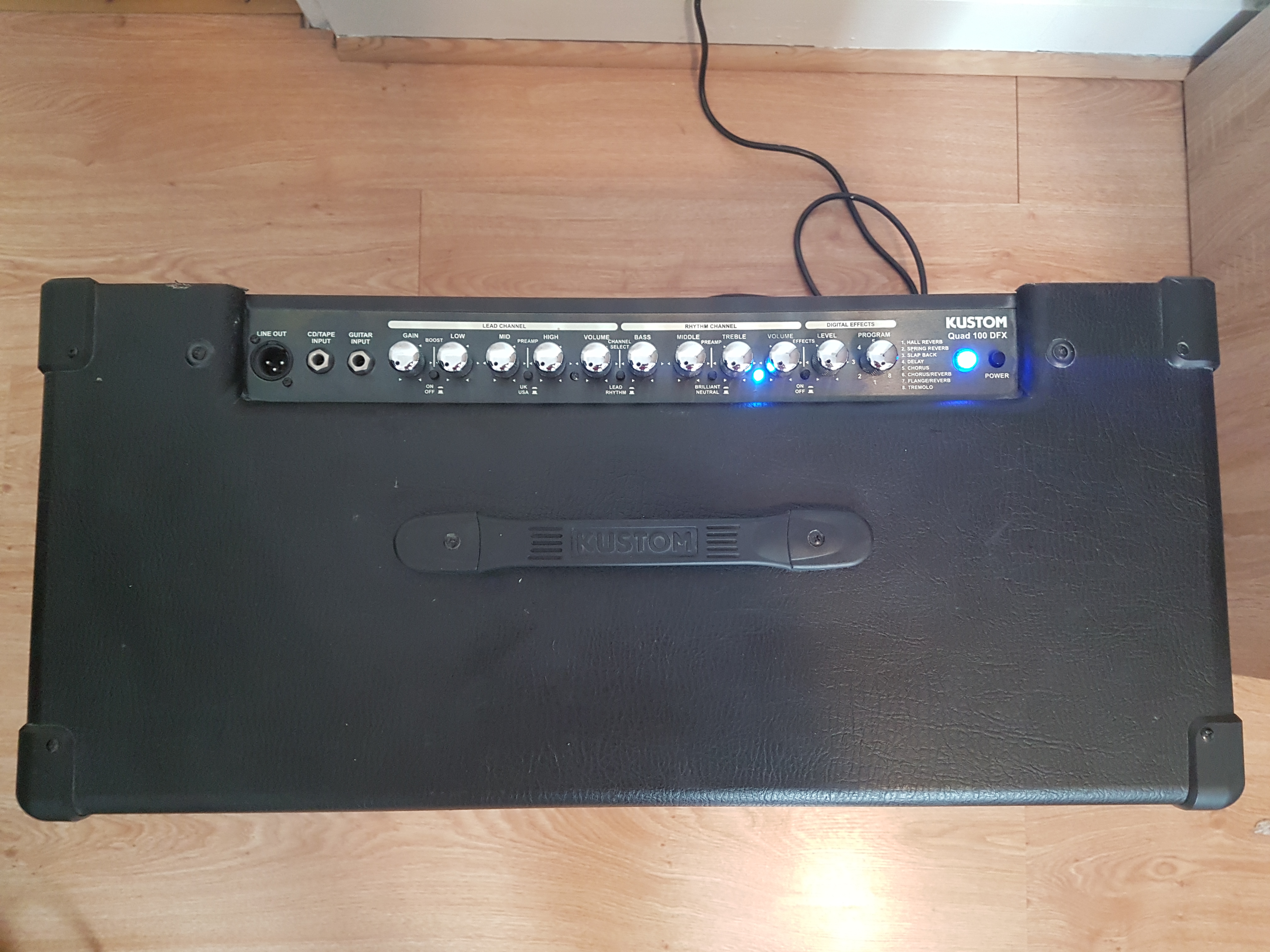 QUAD 100 DFX Kustom Quad 100 DFX Audiofanzine