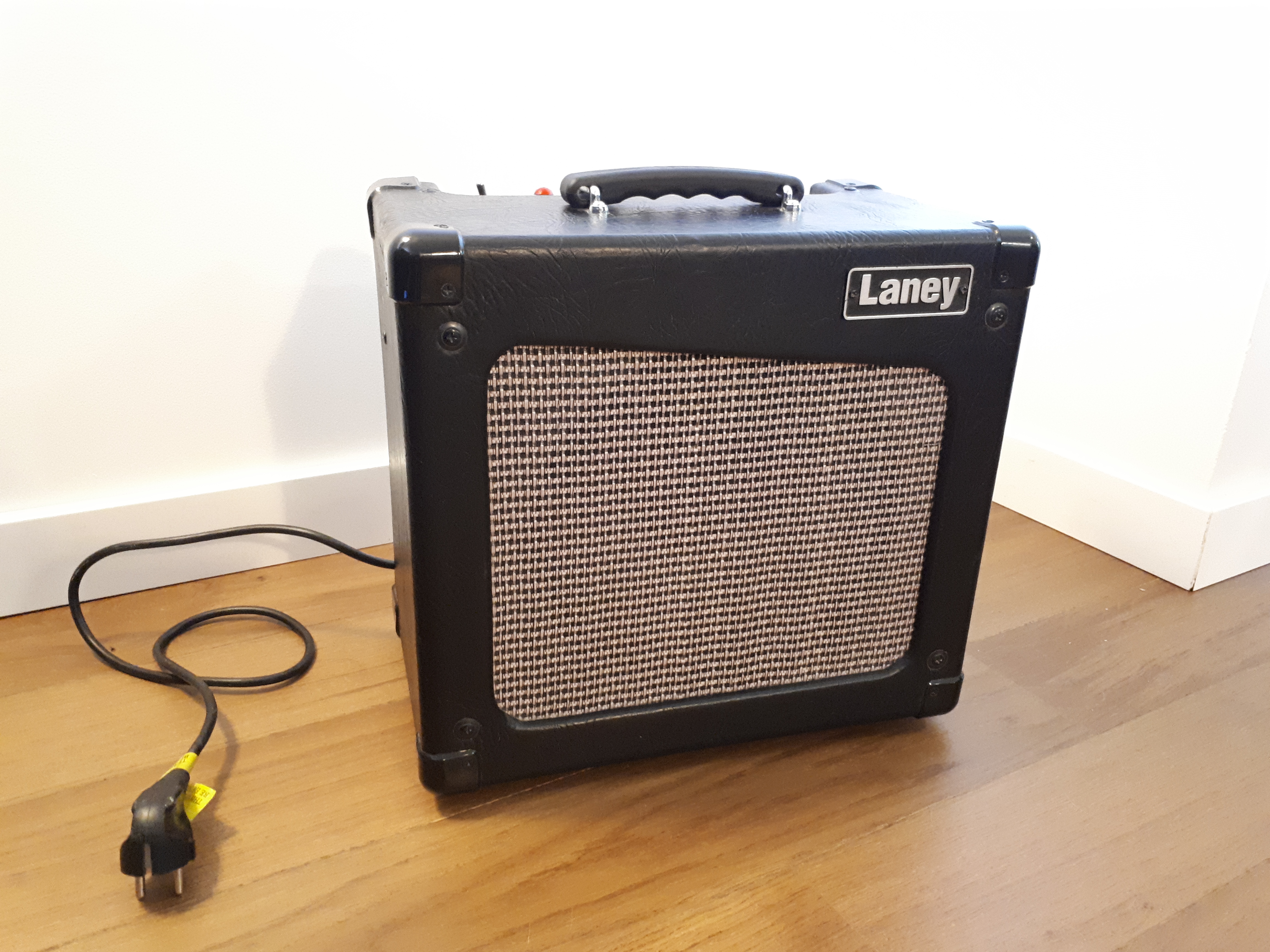 Vends Laney Cub 10 (Celestion 10) en Excellent etat (ProvenceAlpes