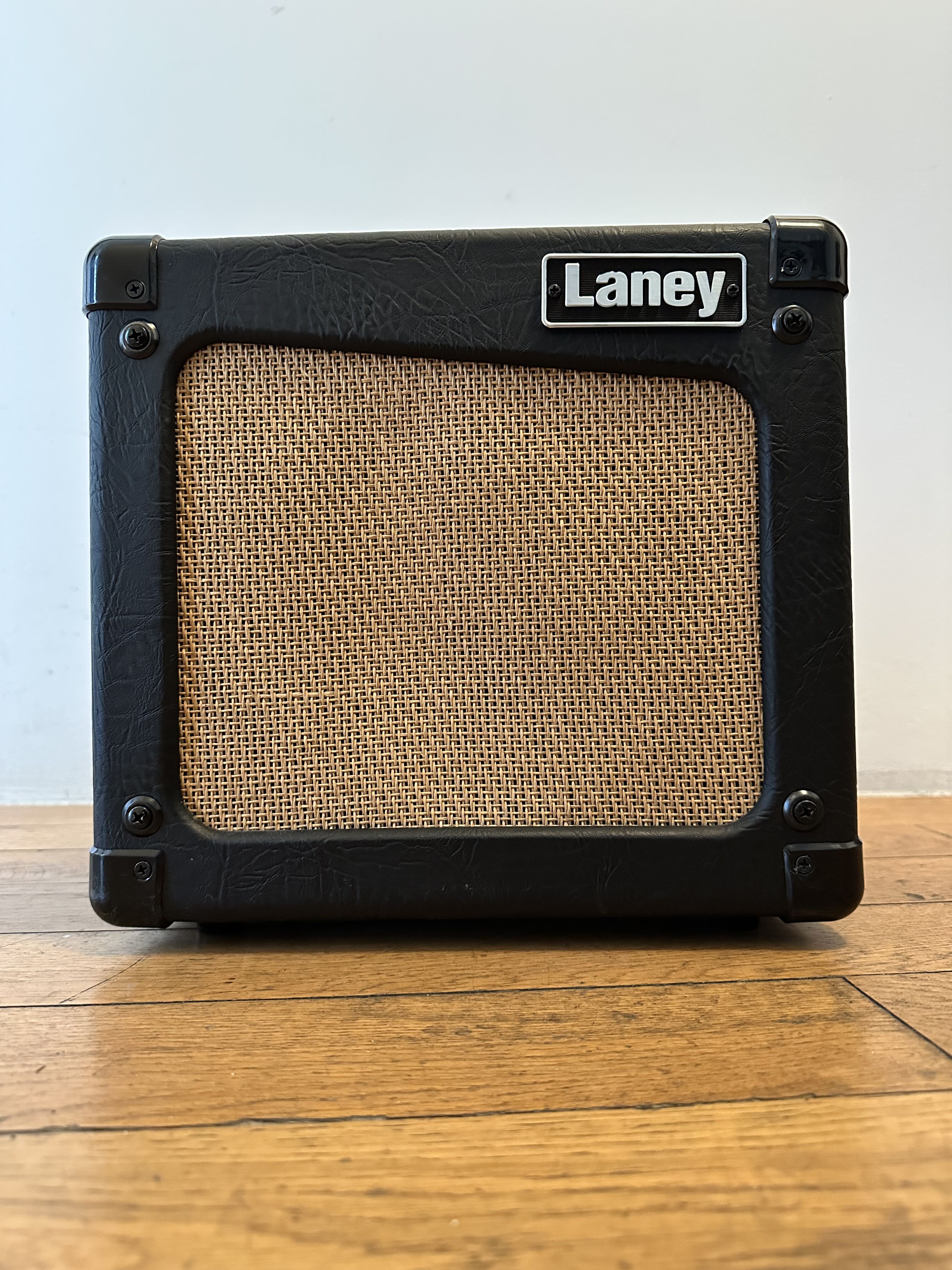 最新品安いLaney ( レイニー ) CUB-8 小型オールチューブアンプ（美品） コンボ