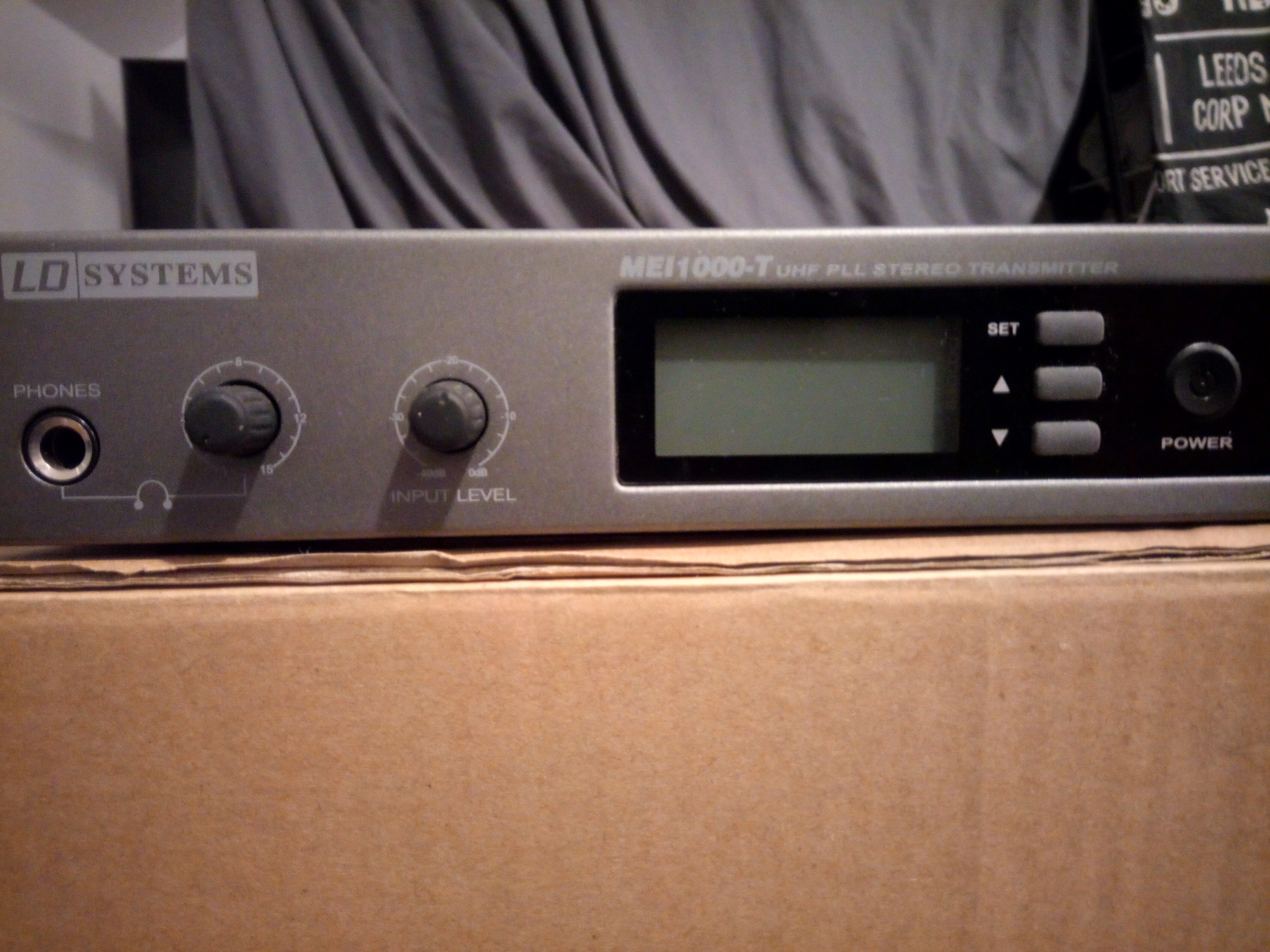 Vends in ear monitor système LD MEI 1000T avec 2 récepteurs MEI 1000R