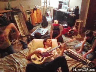 le-pub-6479917.gif