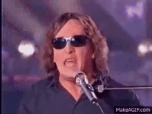 le-pub-fun-6830952.gif
