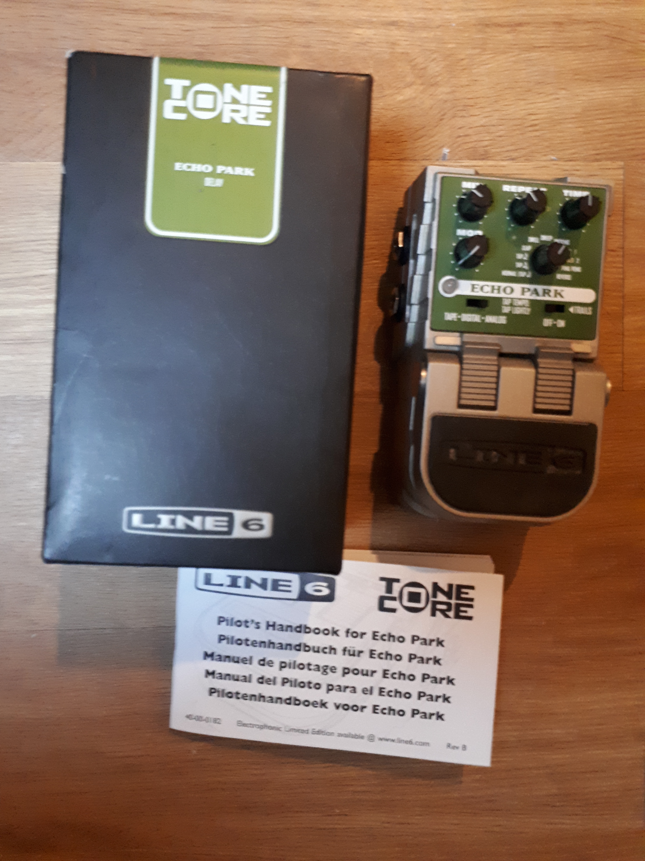 Line 6 ToneCore Echo Park Delay Guitar Effects Pedal
