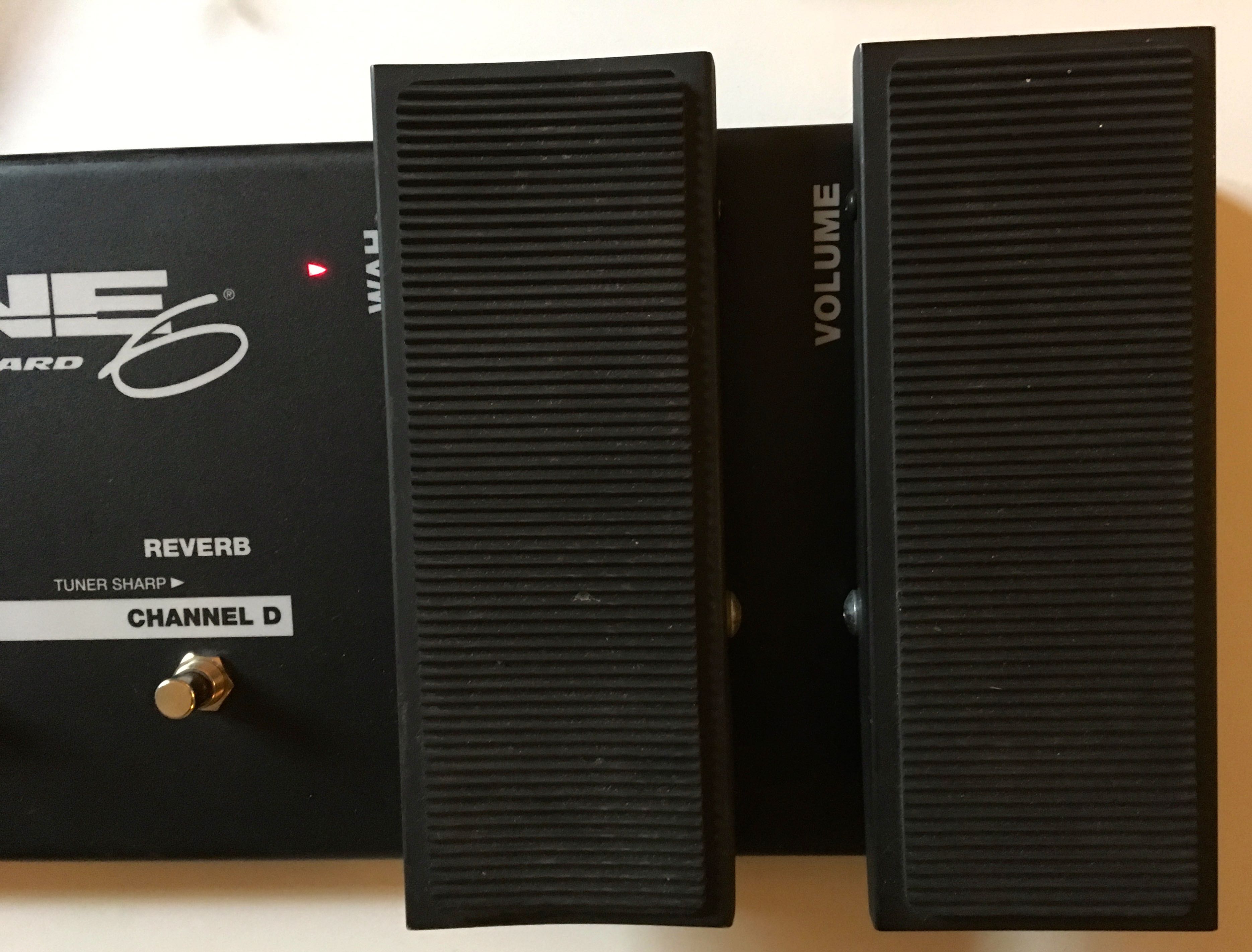 FLOOR BOARD Line 6 Floor Board Audiofanzine