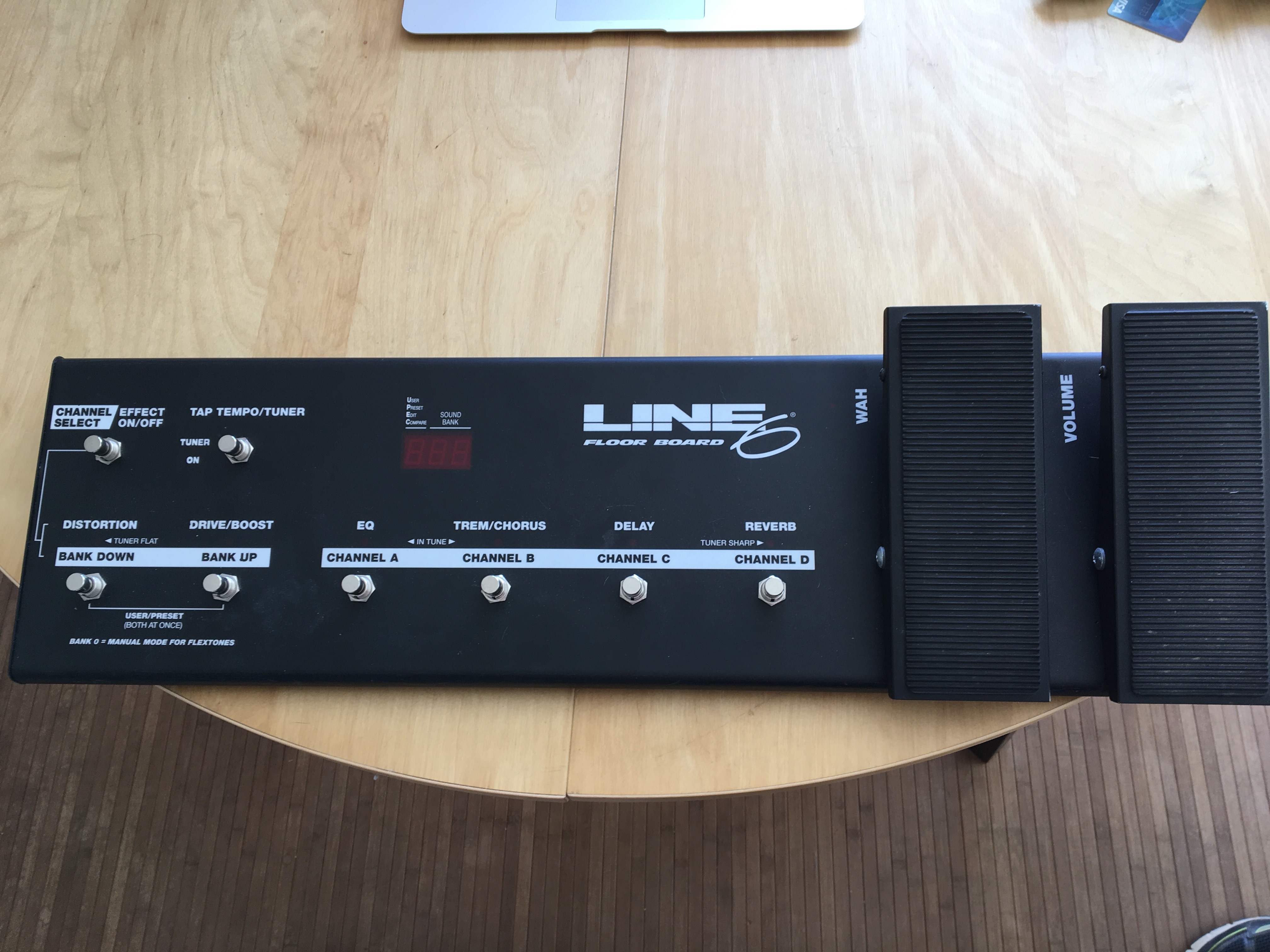 FLOOR BOARD Line 6 Floor Board Audiofanzine