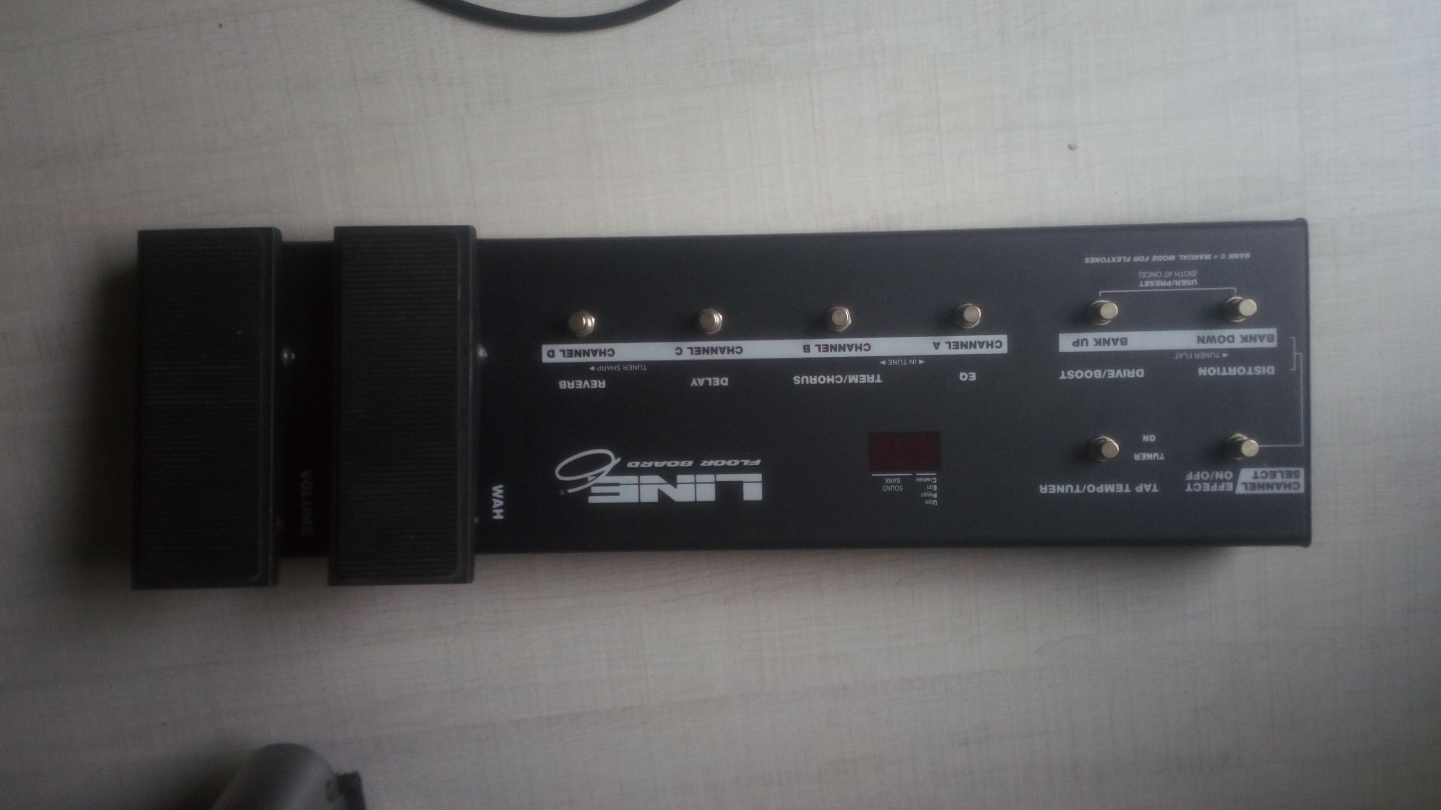 FLOOR BOARD Line 6 Floor Board Audiofanzine