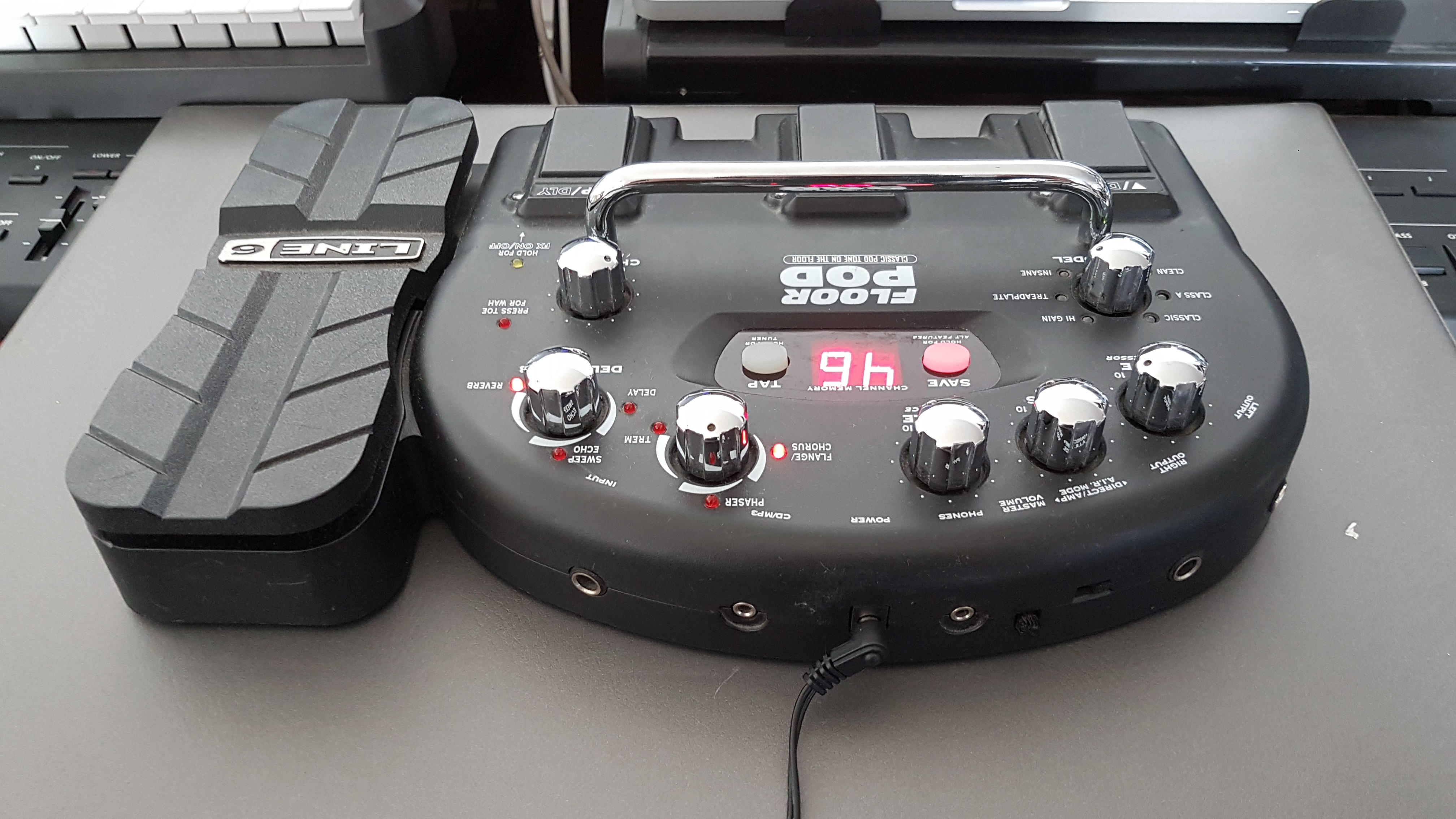 Floor POD Line 6 Floor POD Audiofanzine