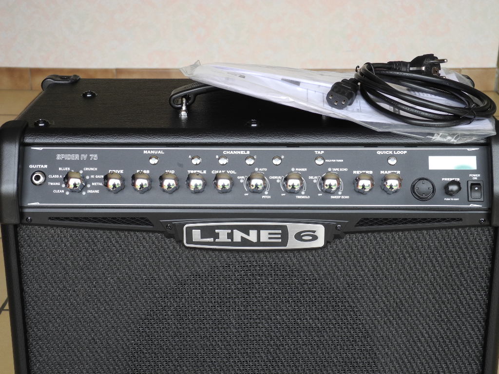 Line 6 Spider IV 75 75W Guitar Combo Amp Line 6 Spider IV 75 75W Guitar Combo Amp