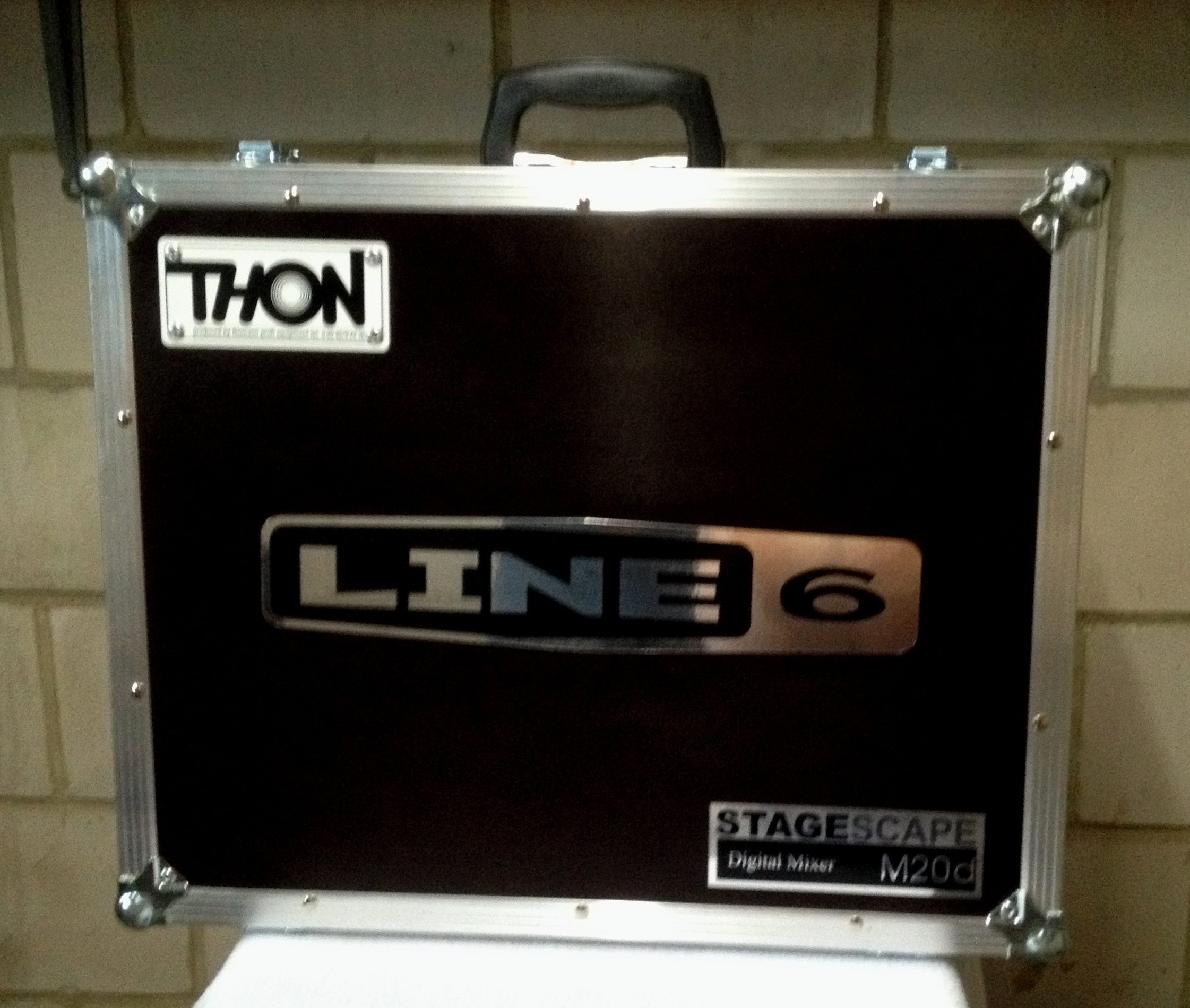 Line 6 StageSource L3t image (1805321) Audiofanzine