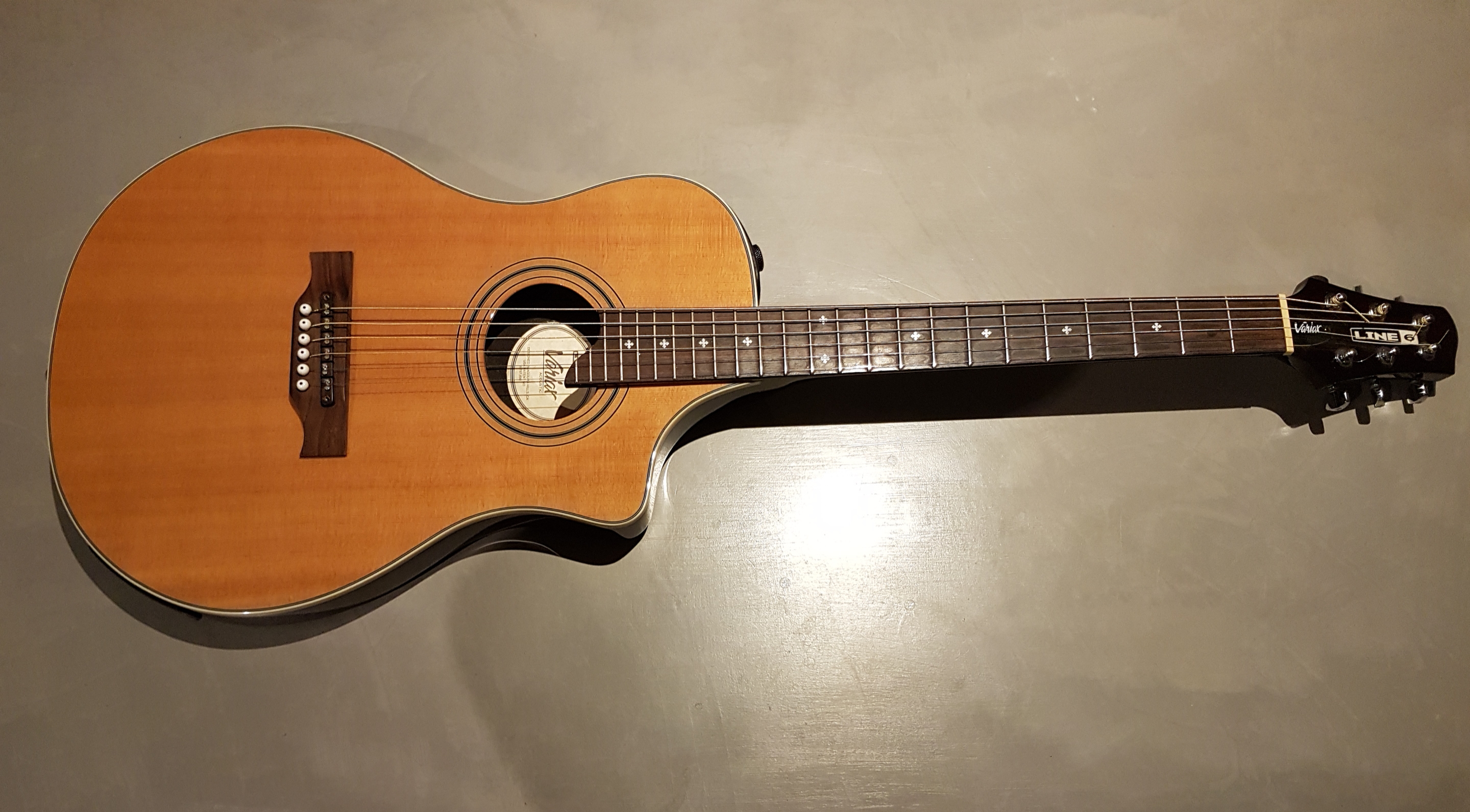 Variax Acoustic 700 - Line 6 Variax Acoustic 700 - Audiofanzine
