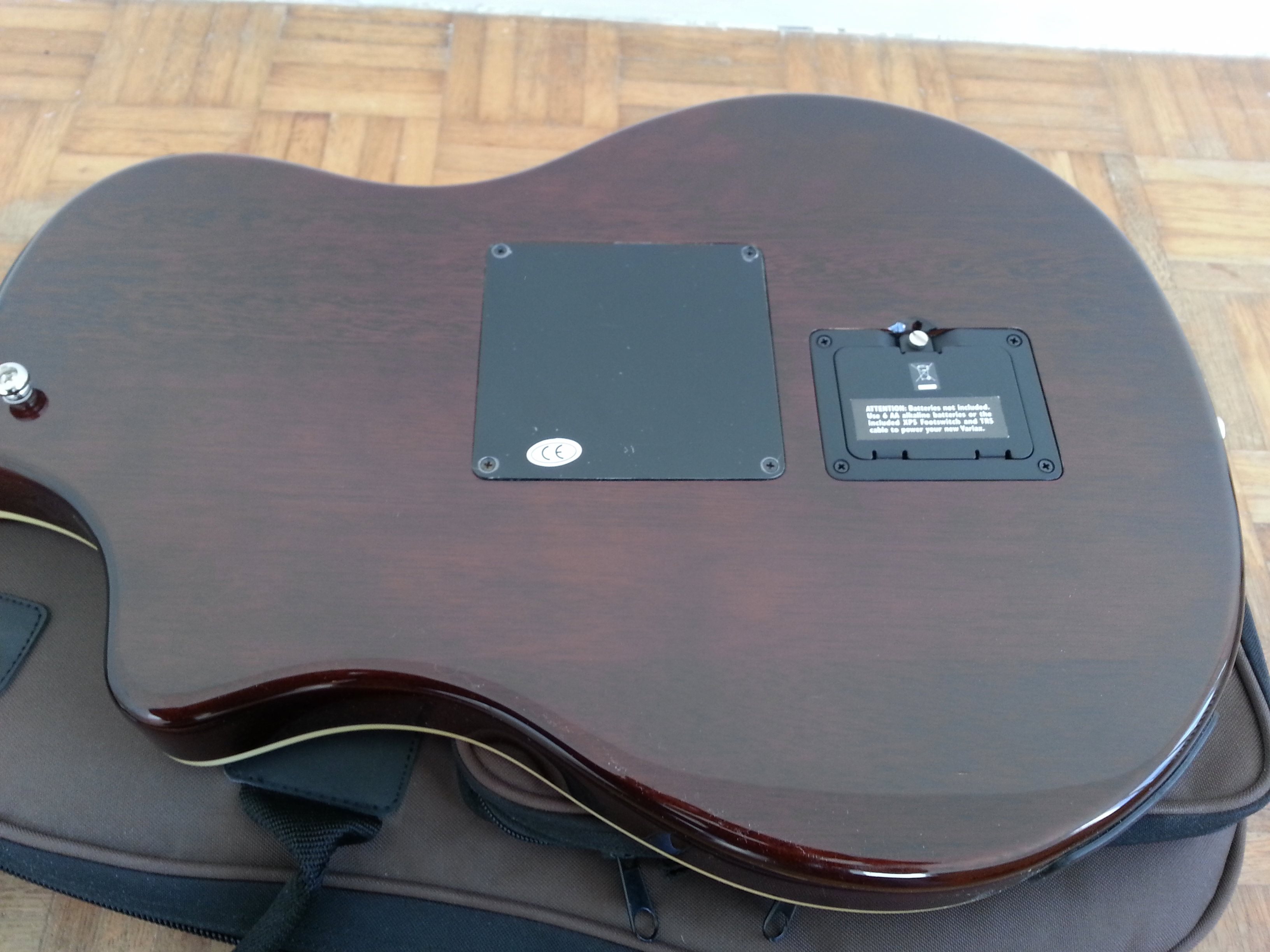 Photo Line 6 Variax Acoustic 700 - Natural : Line 6 Variax accoustic ...