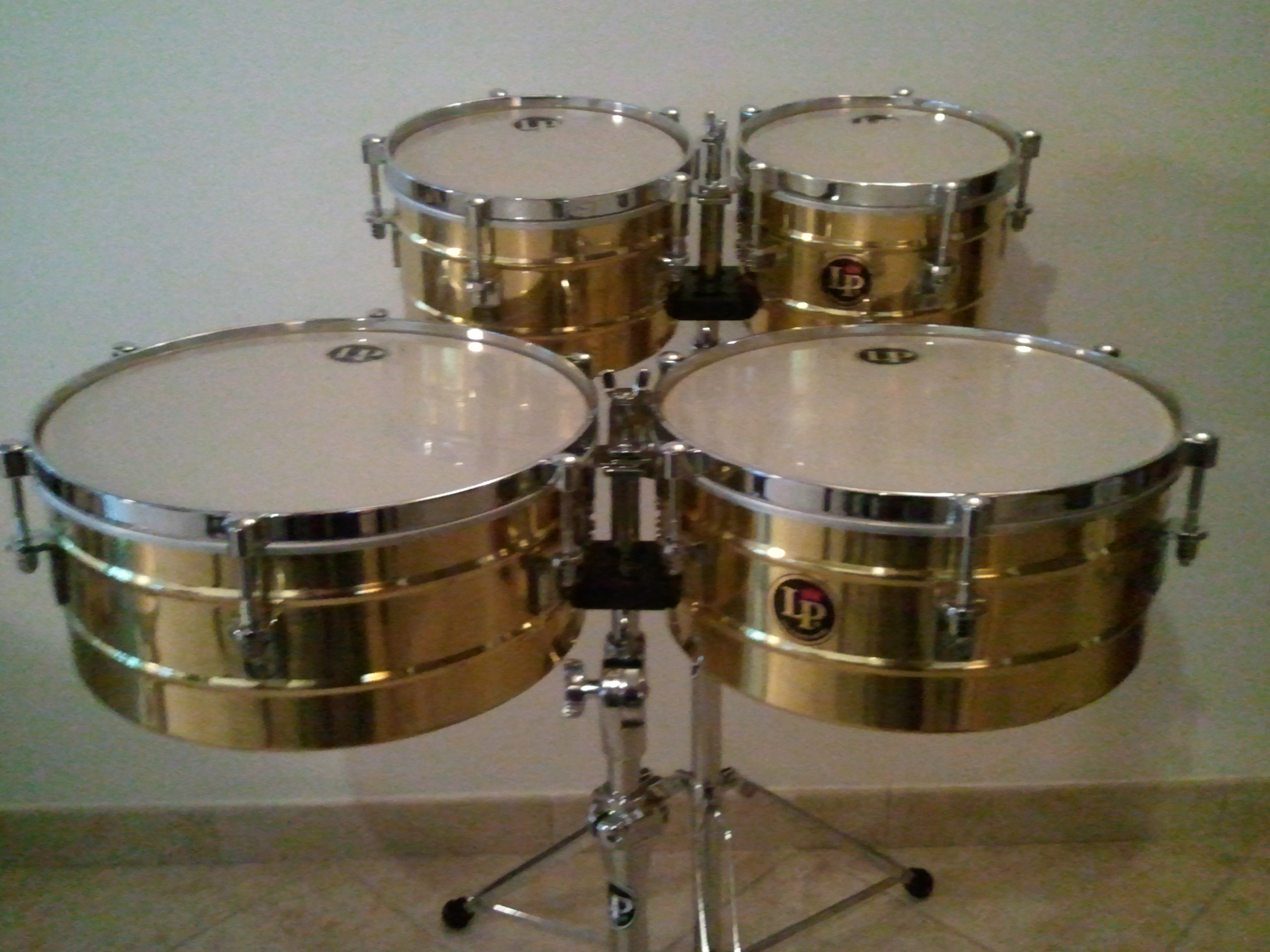 Photo Lp TIMBALES TITO PUENTE 14" ET 15" cuivre Lp TIMBALES TITO