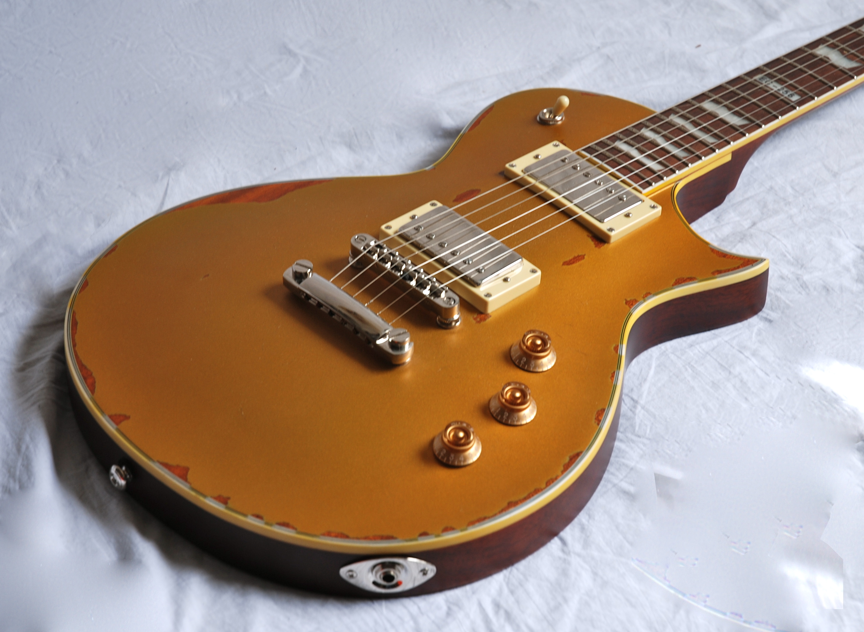 LTD EC-256 - Aged Vintage Gold image (#609716) - Audiofanzine