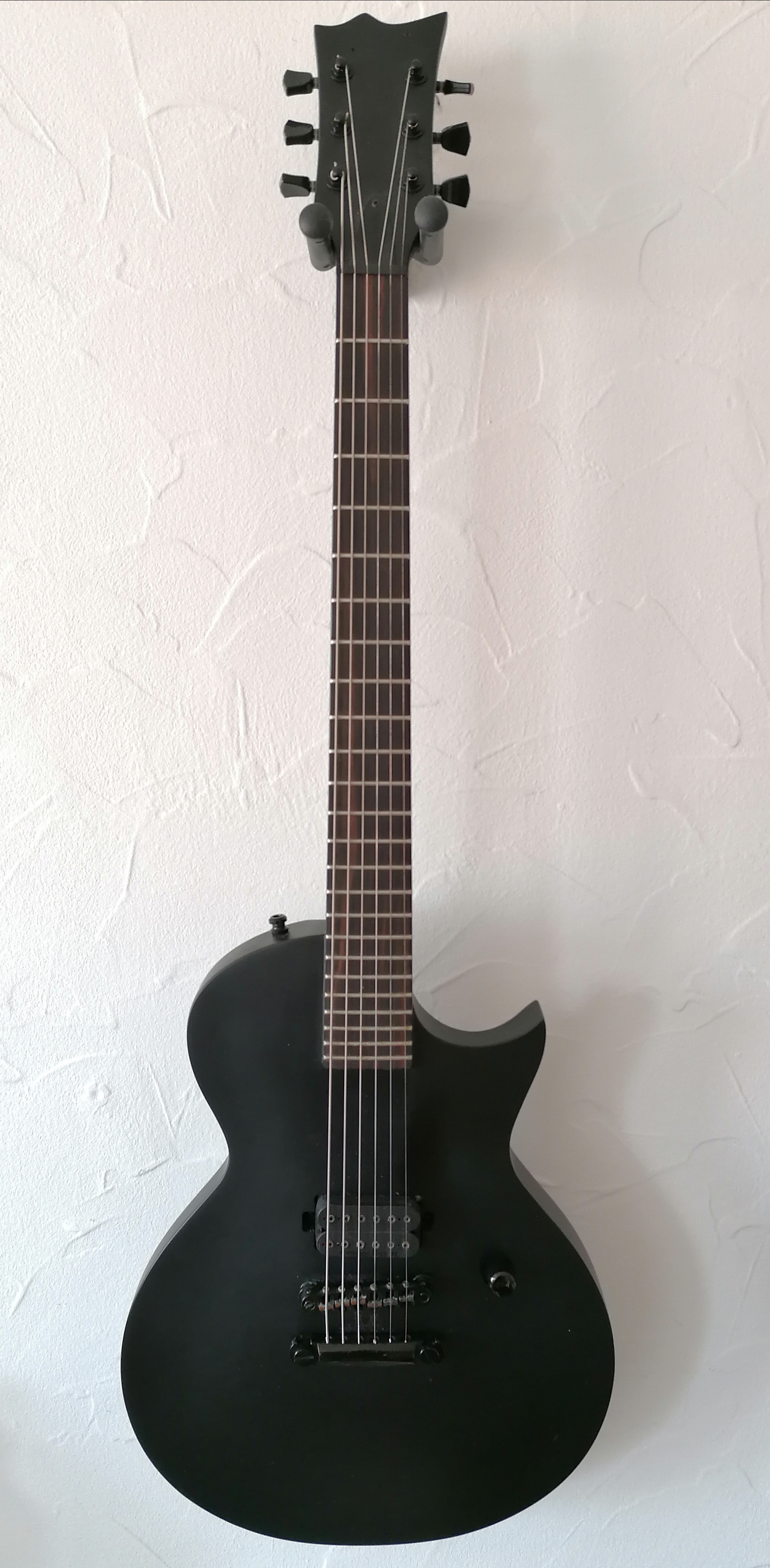 EC Black Metal - LTD EC Black Metal - Audiofanzine