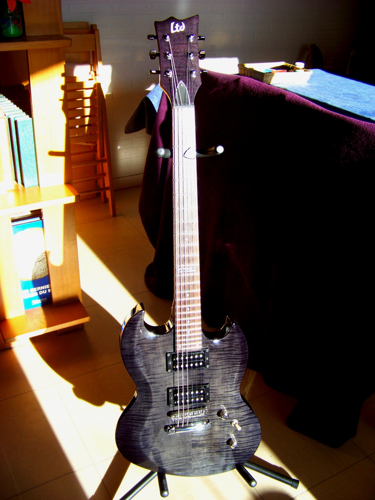 Photo LTD Viper100FM See Thru Black ESP Viper 100FM (298186