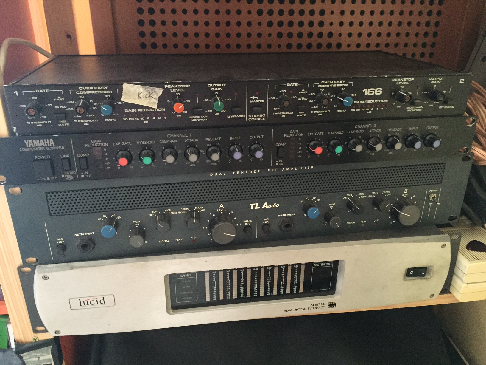 ADA 8824 Lucid Audio ADA 8824 Audiofanzine