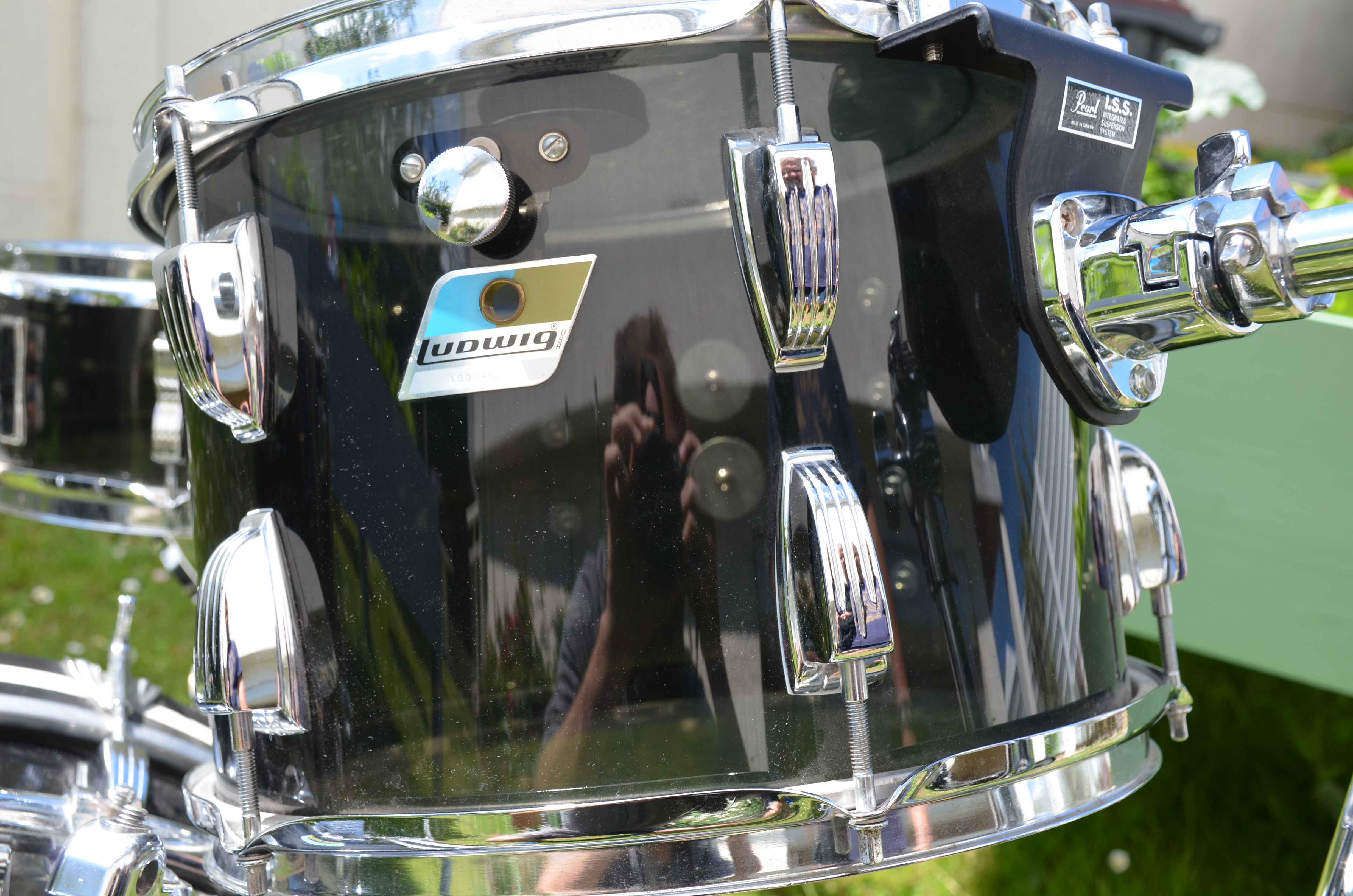 Ludwig Drums VISTALITE NOIRE badges Olive & Green années 75 image