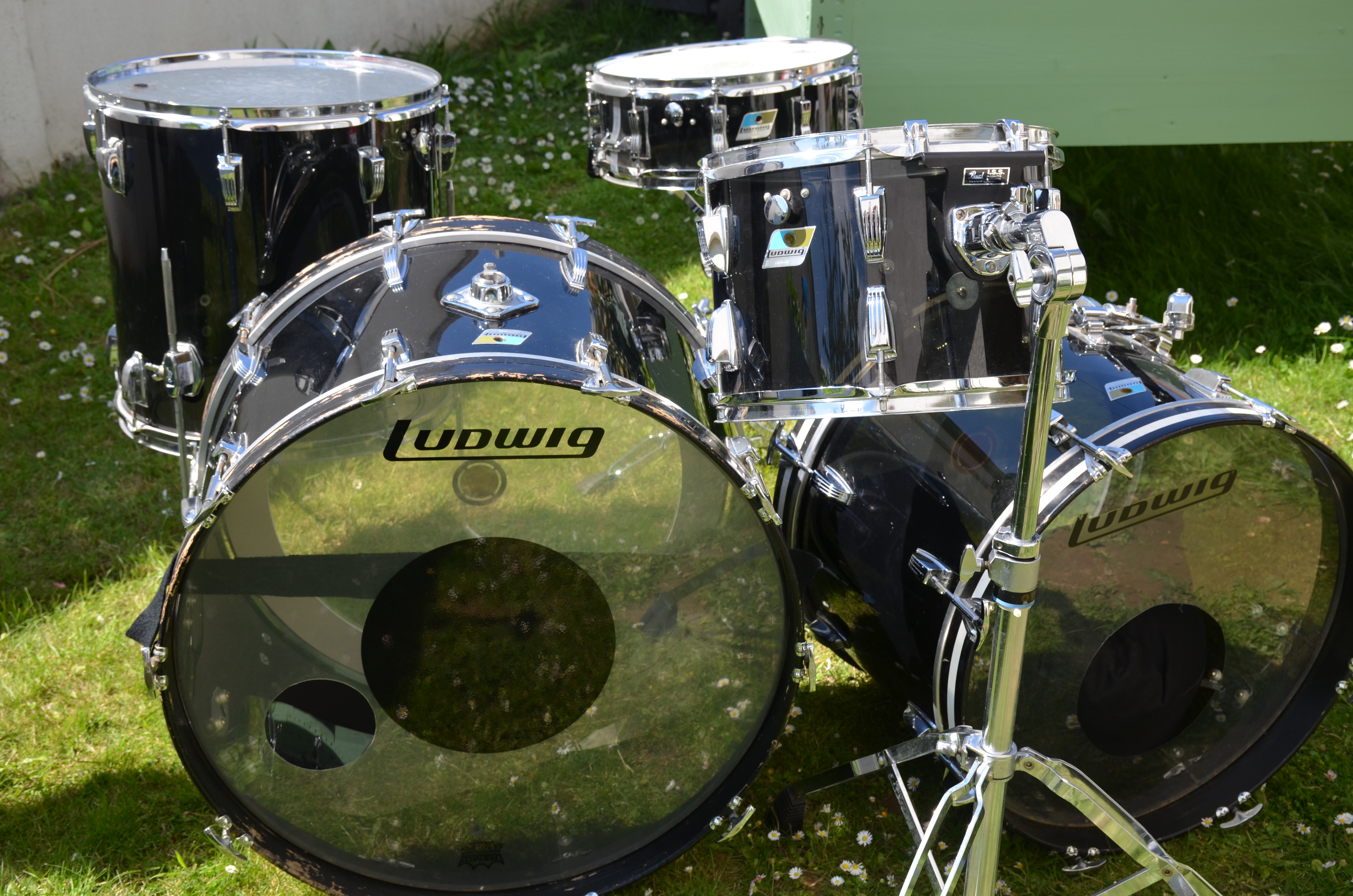 ludwig drums vistalite noire badges olive green ann es 75 image ludwig drums vistalite noire badges olive green ann es 75 image
