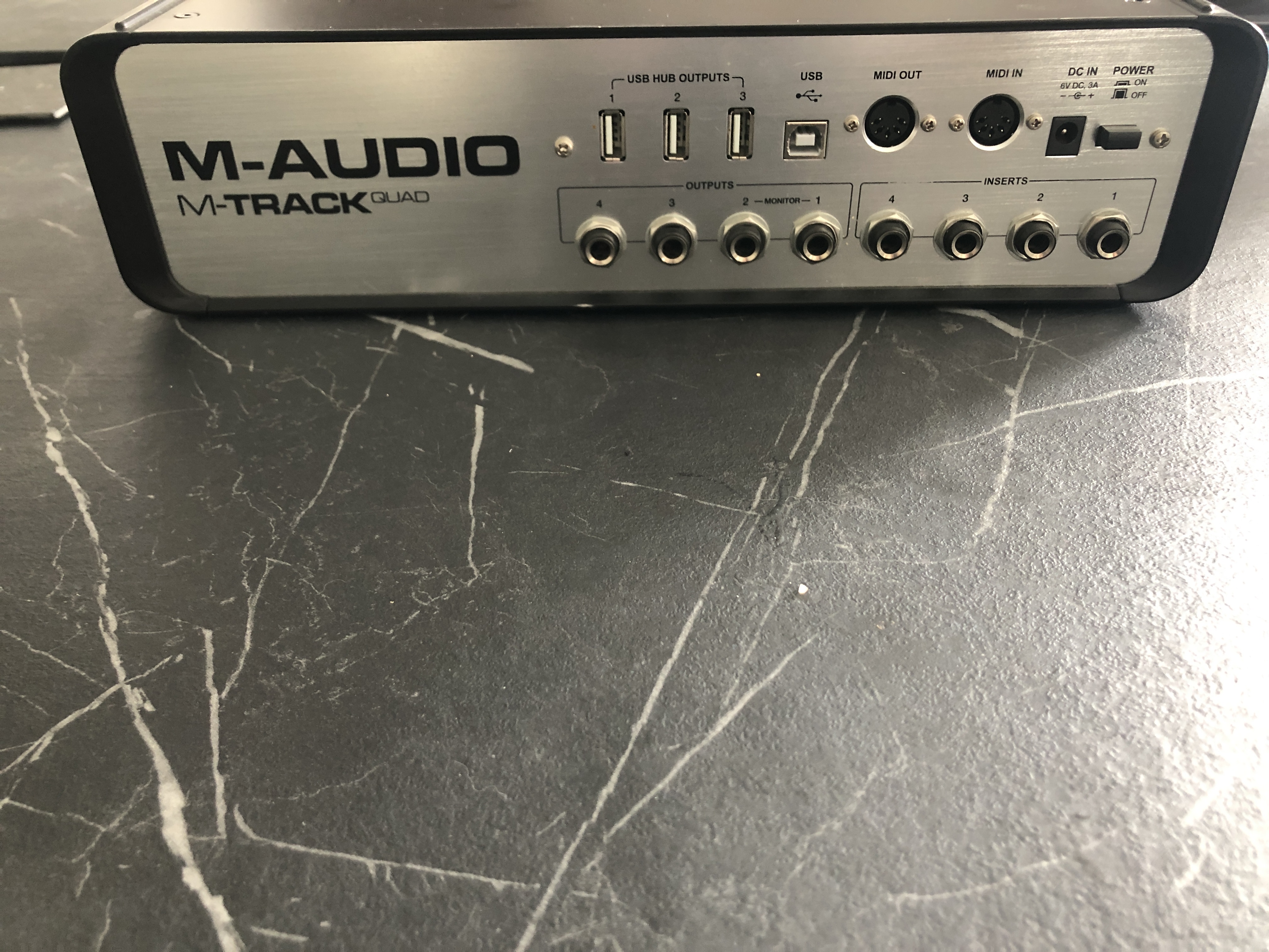 Cubeta modo Caballo M-Track Quad - M-Audio M-Track Quad - Audiofanzine
