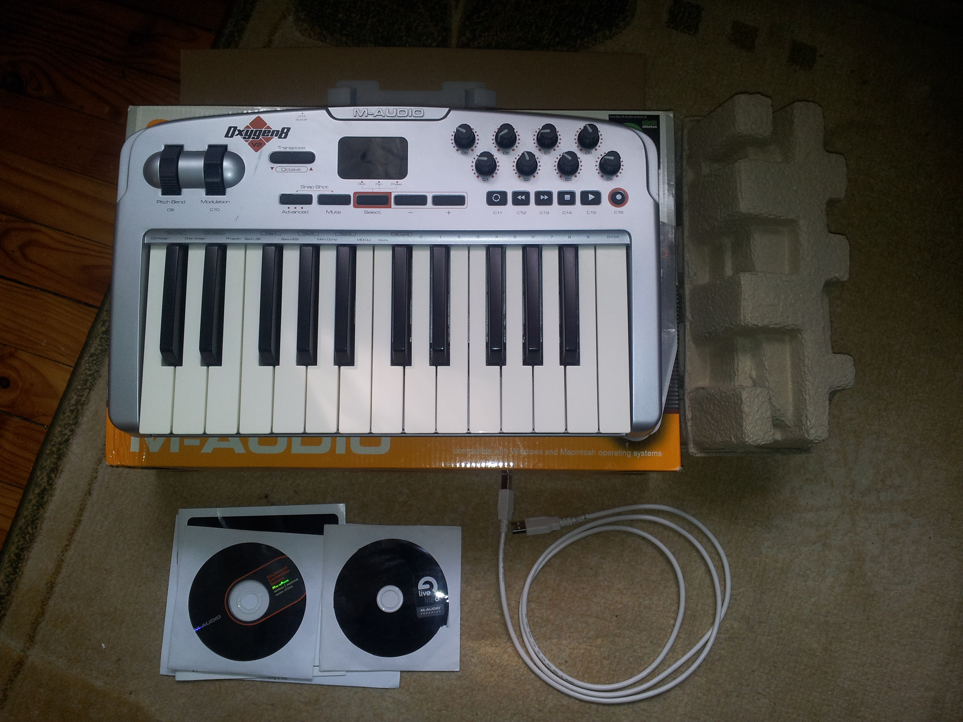 midiman oxygen 8 midi controller