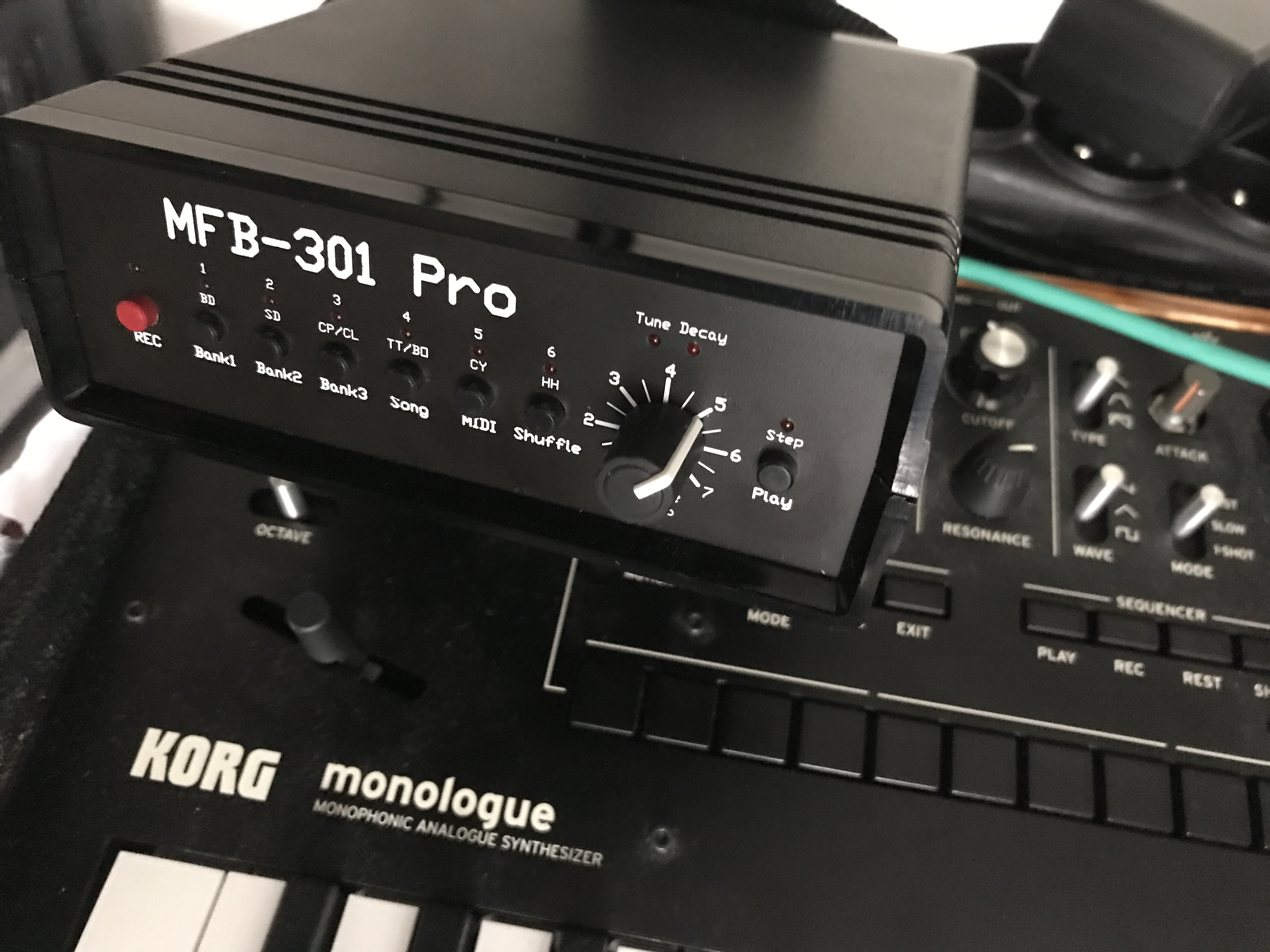 MFB-301 Pro - M.F.B. MFB-301 Pro - Audiofanzine