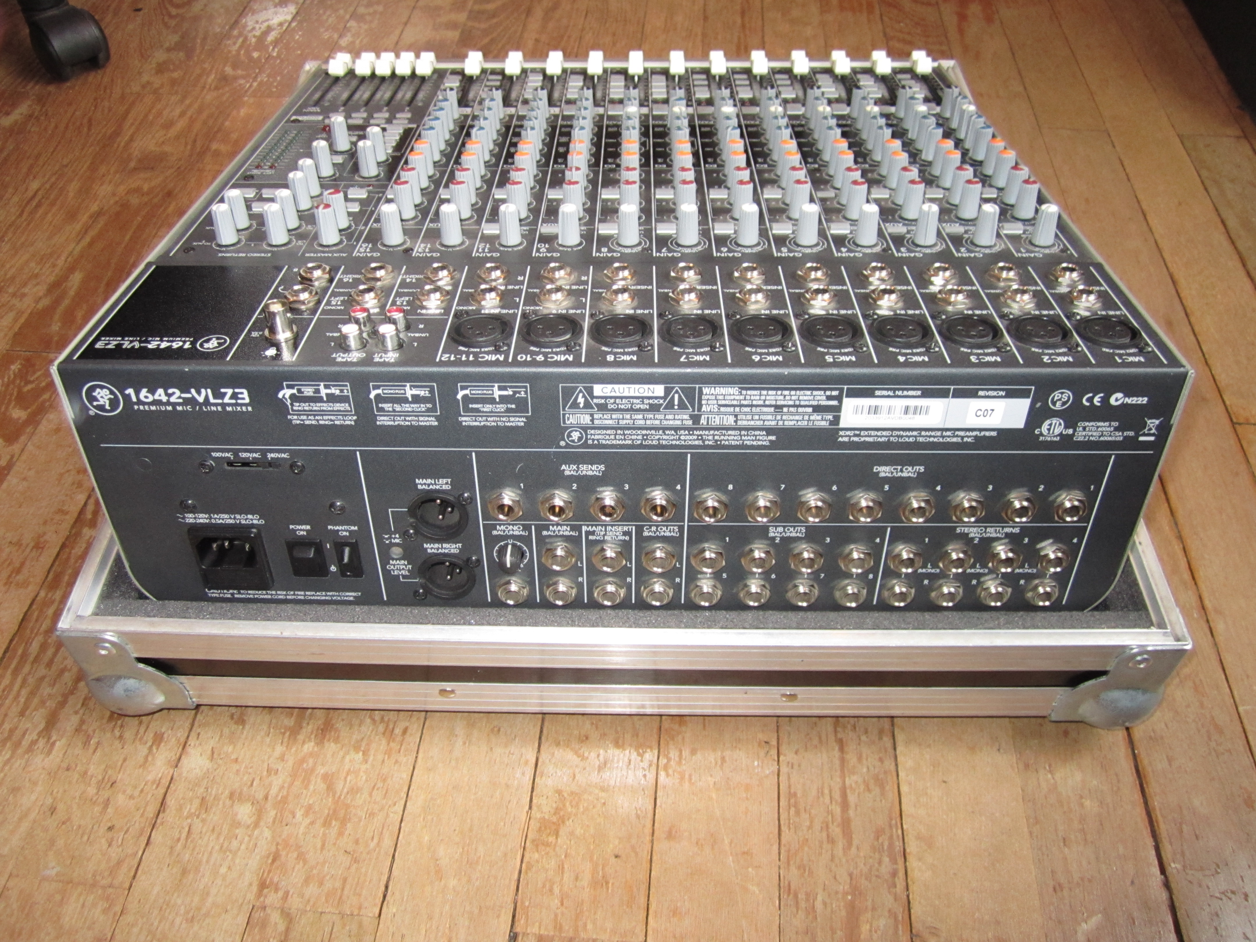 1642VLZ3 Mackie 1642VLZ3 Audiofanzine