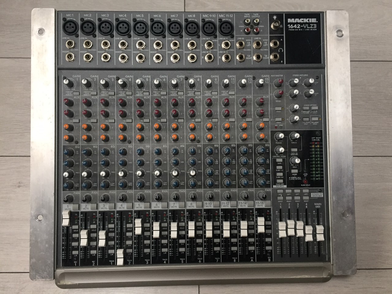 1642VLZ3 Mackie 1642VLZ3 Audiofanzine