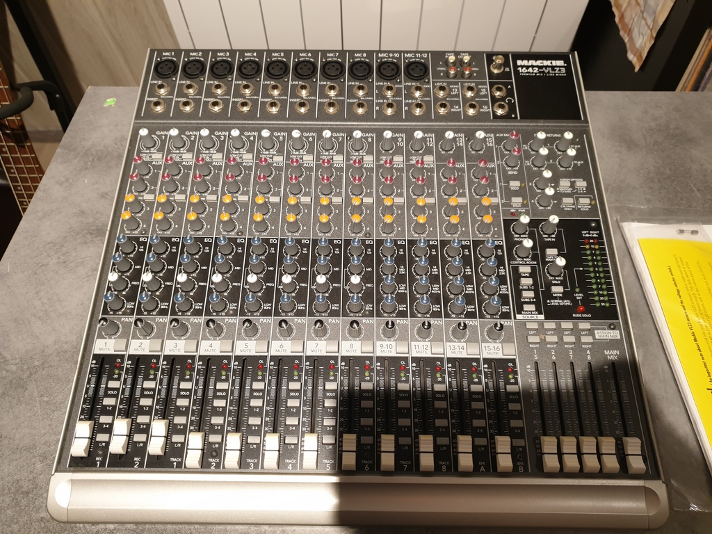 1642VLZ3 Mackie 1642VLZ3 Audiofanzine