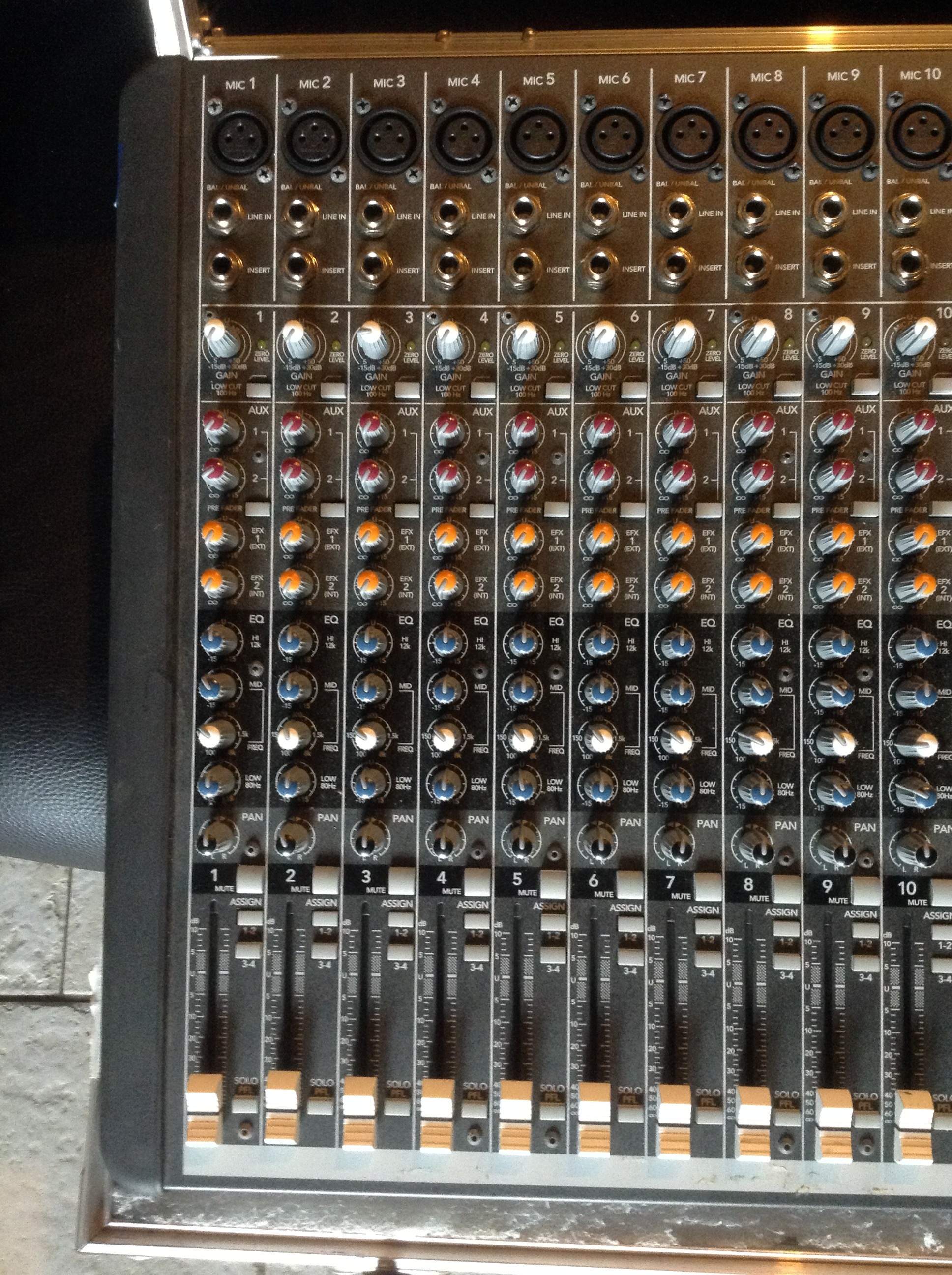 Mackie CFX16.mkII image (1369850) Audiofanzine