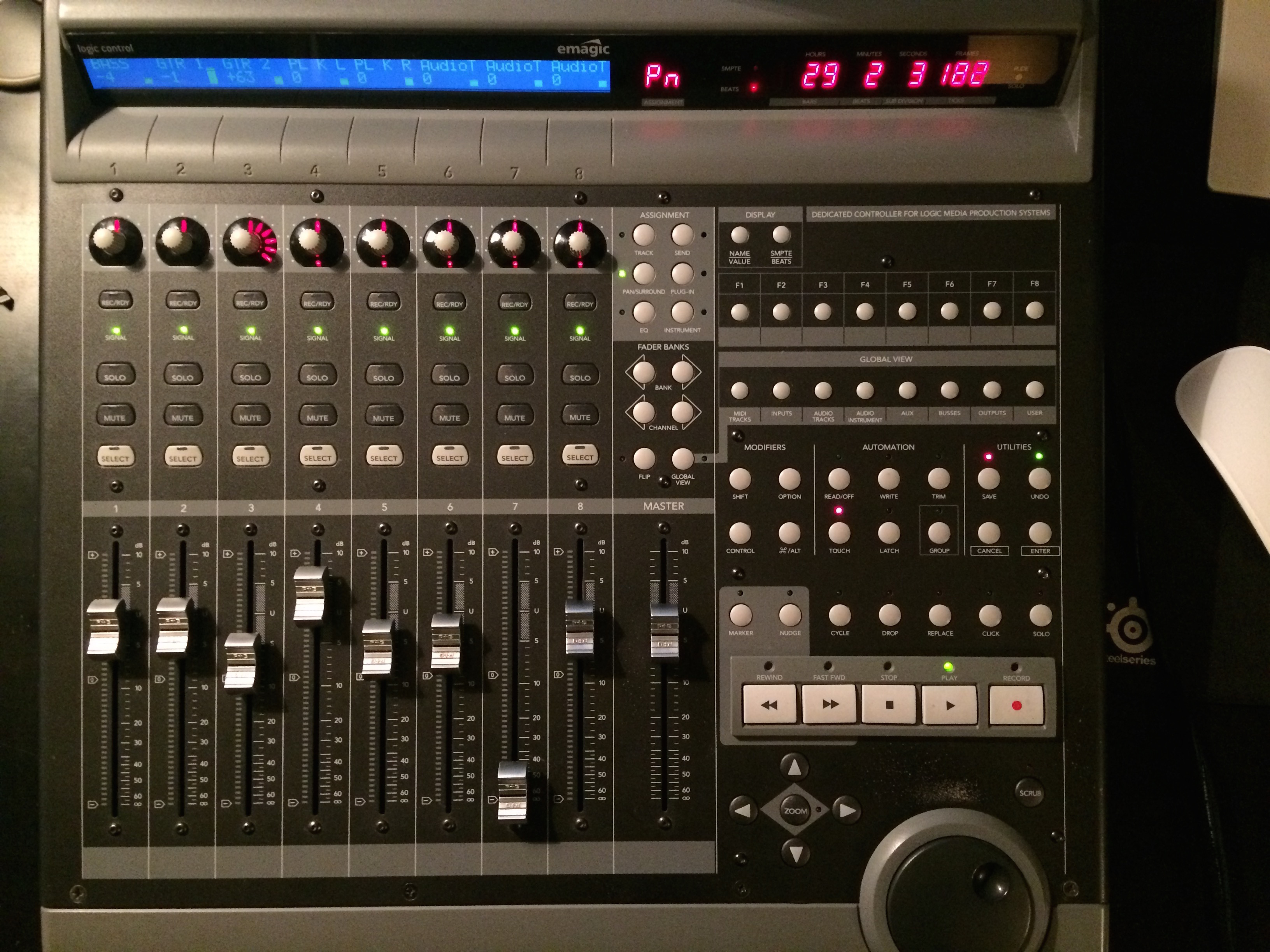 Photo Mackie Control Universal MCU 03 (2022513) Audiofanzine