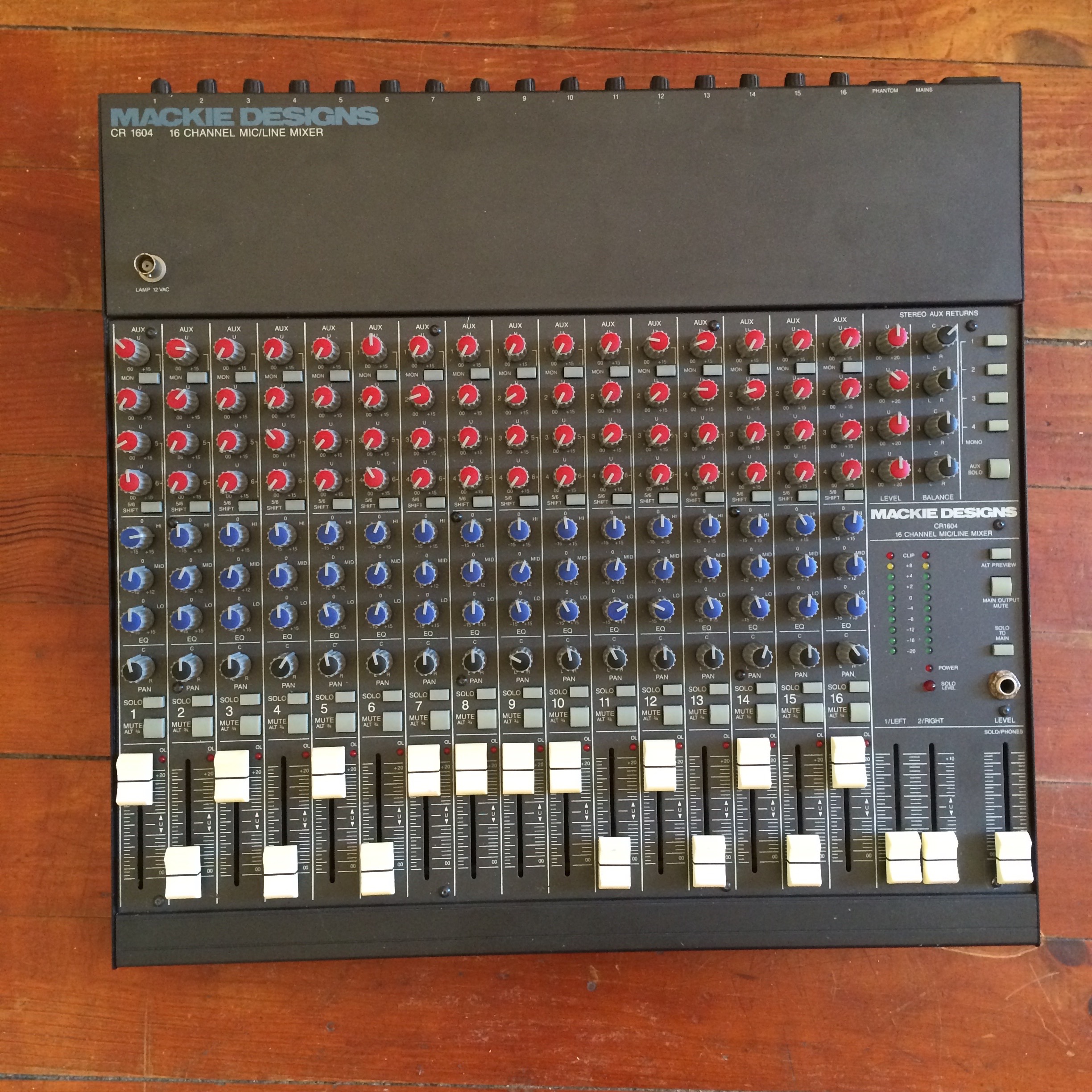 CR1604 Mackie CR1604 Audiofanzine