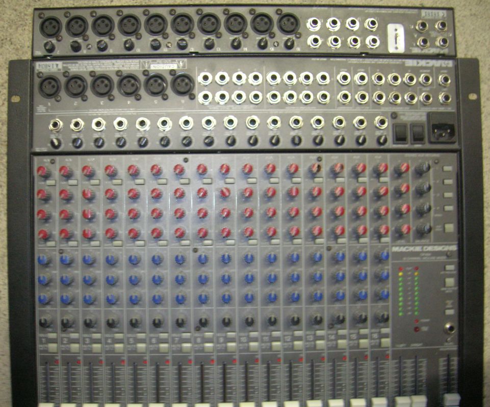 Photo Mackie CR1604 Mackie CR1604 (15167) (353774) Audiofanzine
