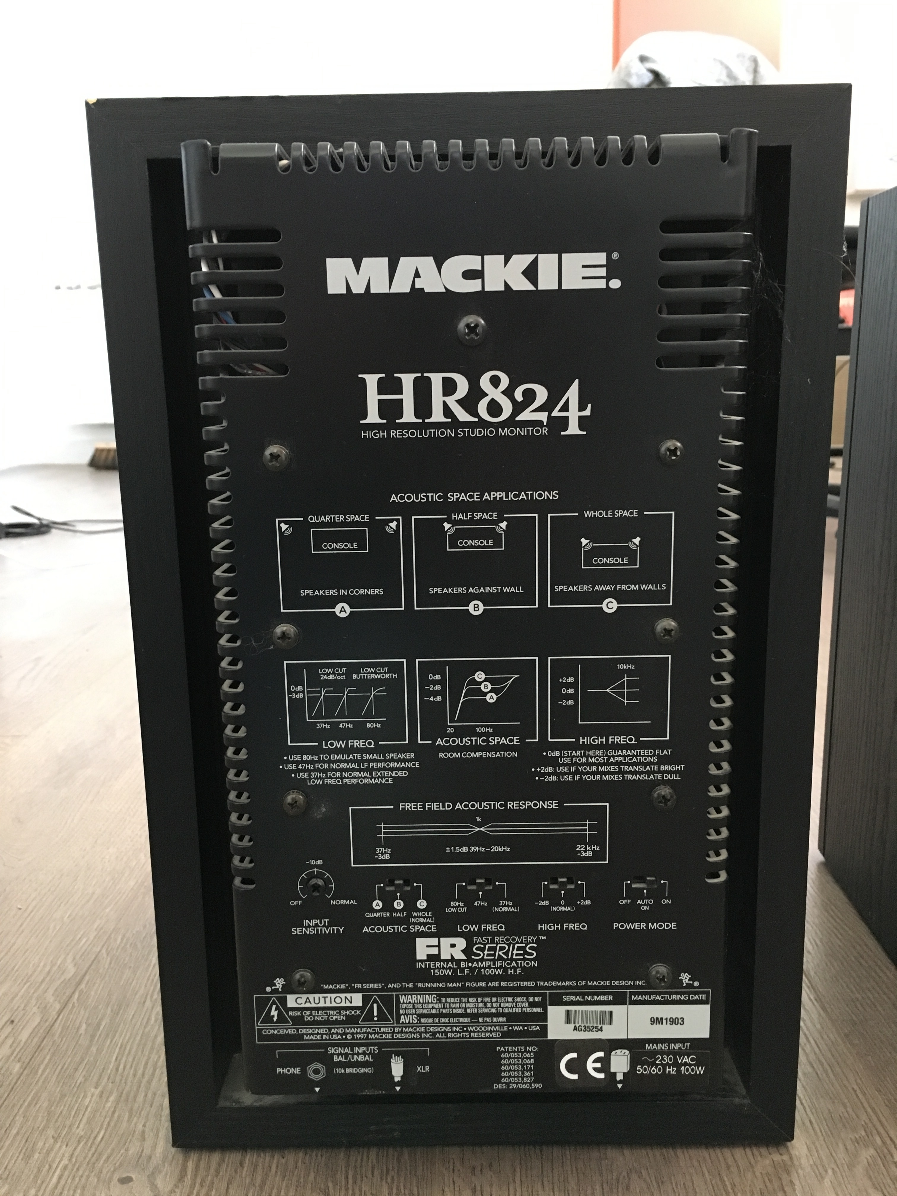 Photo Mackie HR824 : MACKIE HR 824 2 (#1537781) - Audiofanzine