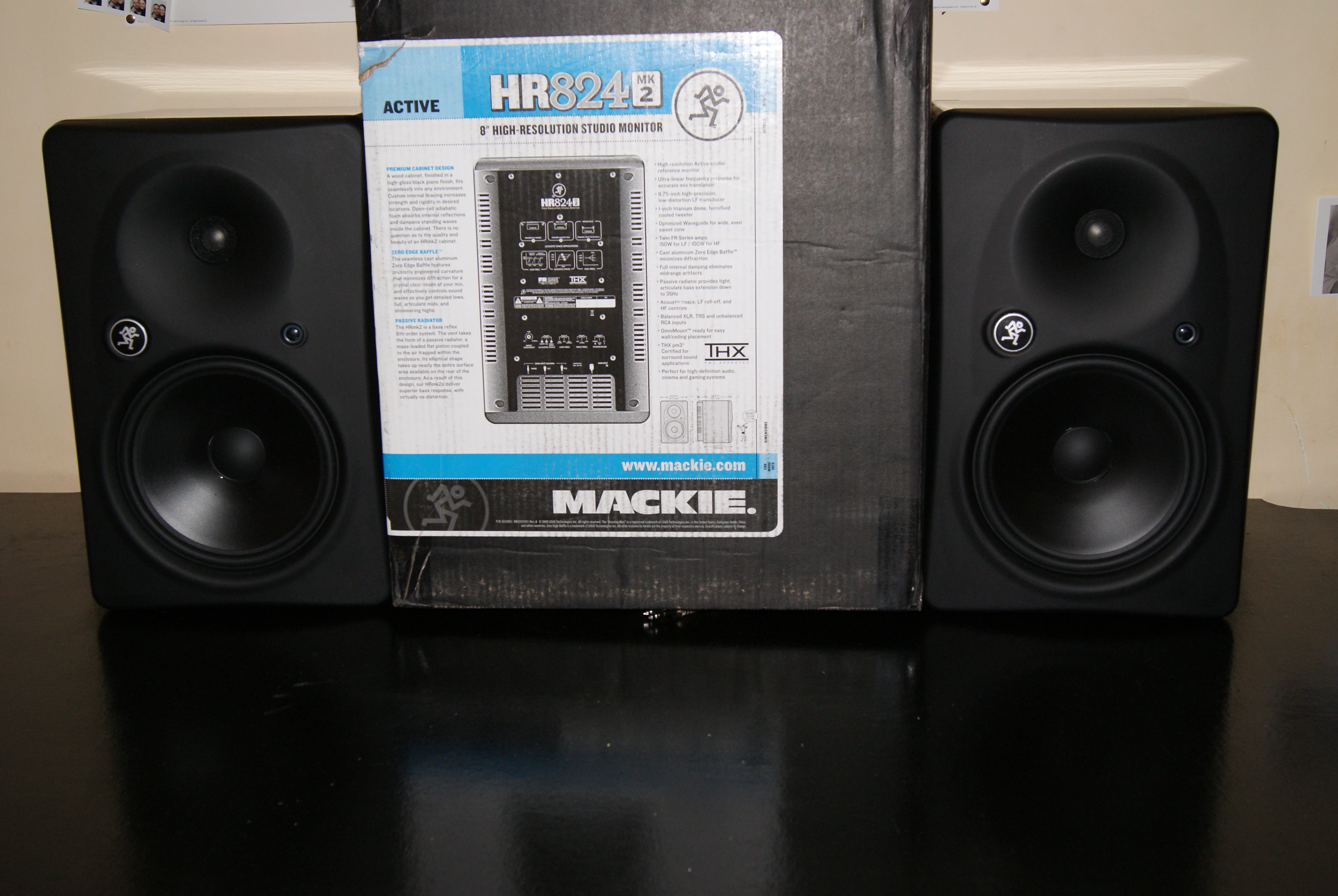 Photo Mackie HR824mk2 Mackie HR824 mk2 (247807) Audiofanzine