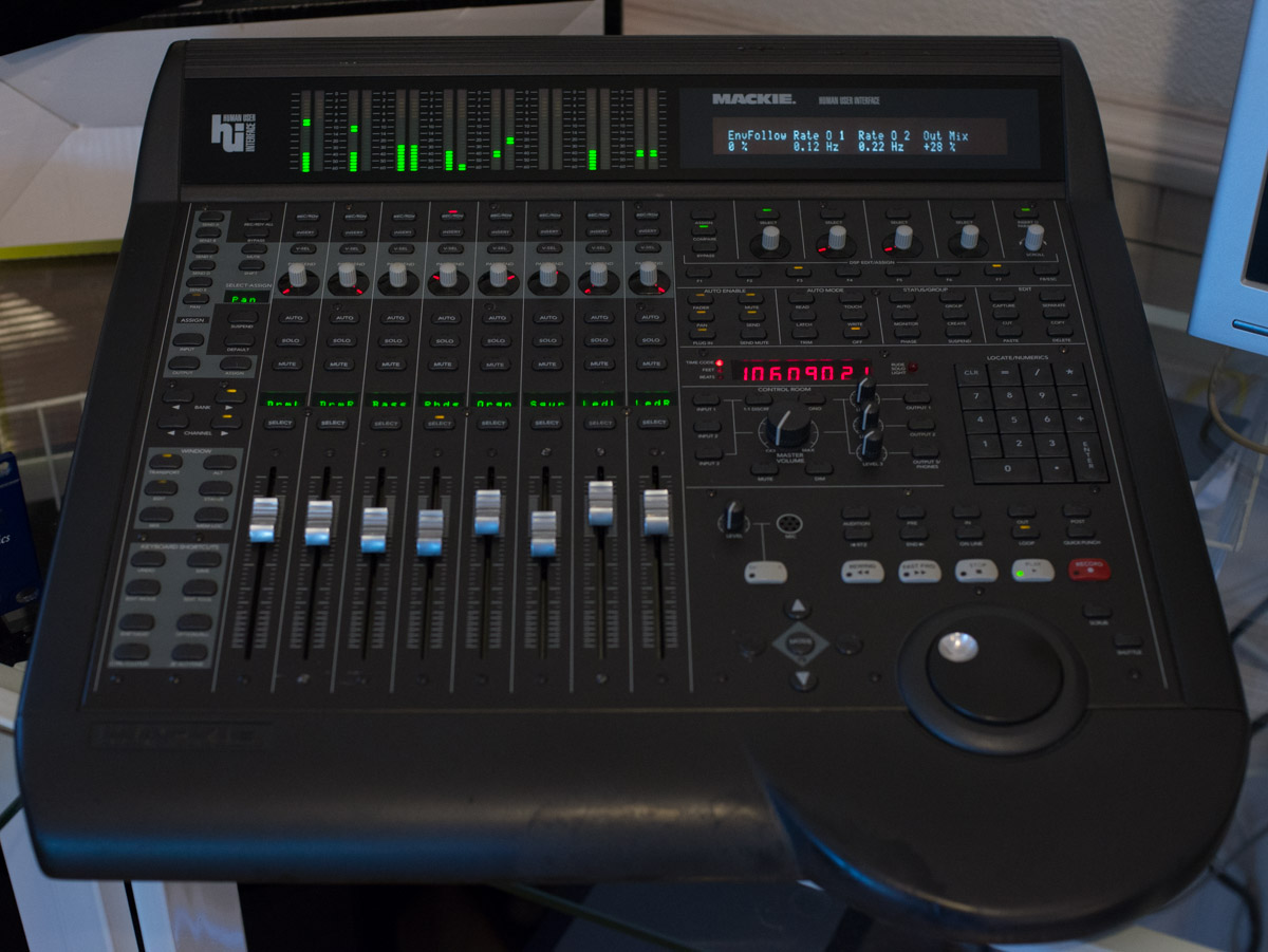 Mackie HUI image (907654) Audiofanzine