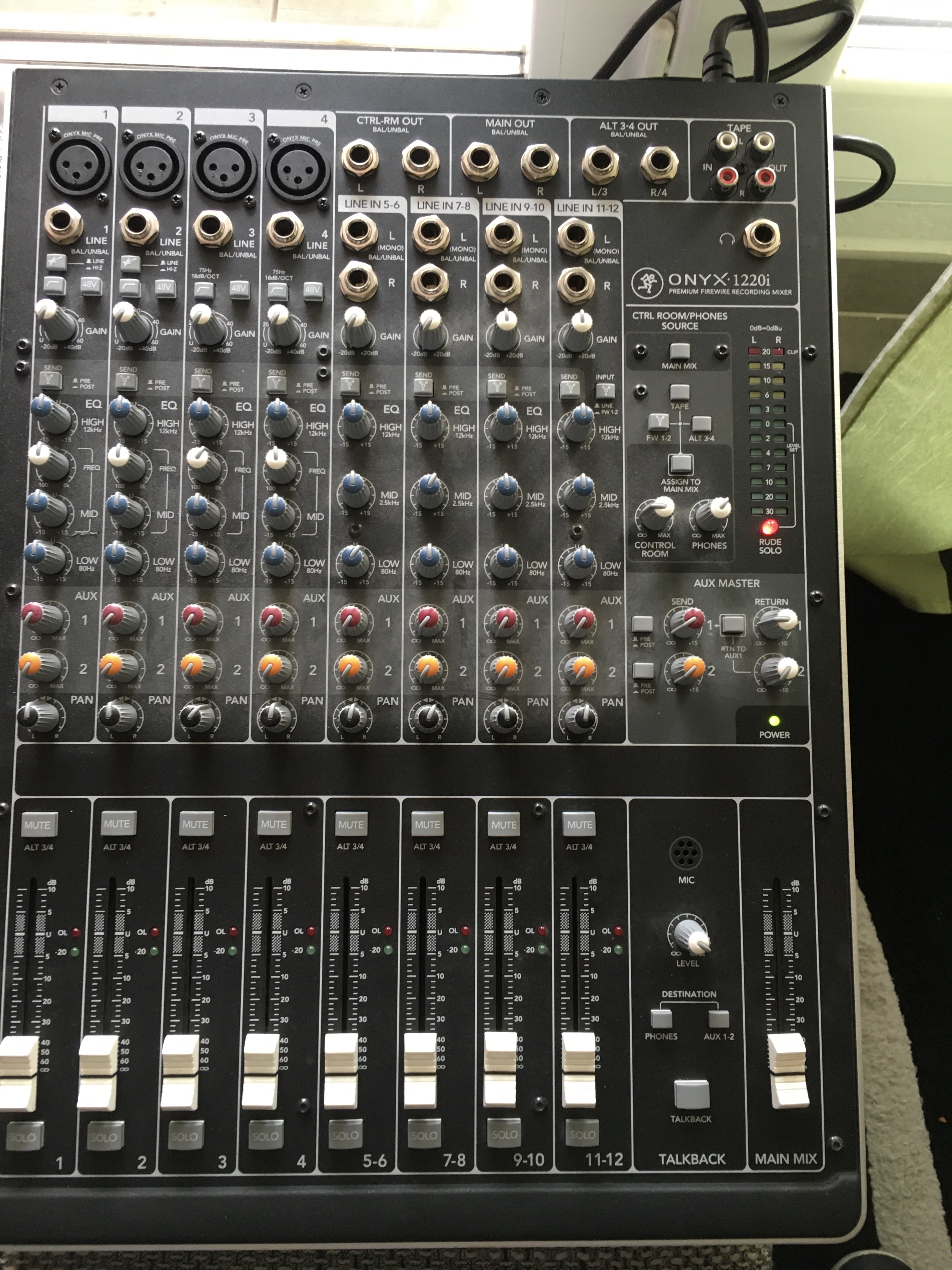 Onyx 12i Mackie Onyx 12i Audiofanzine