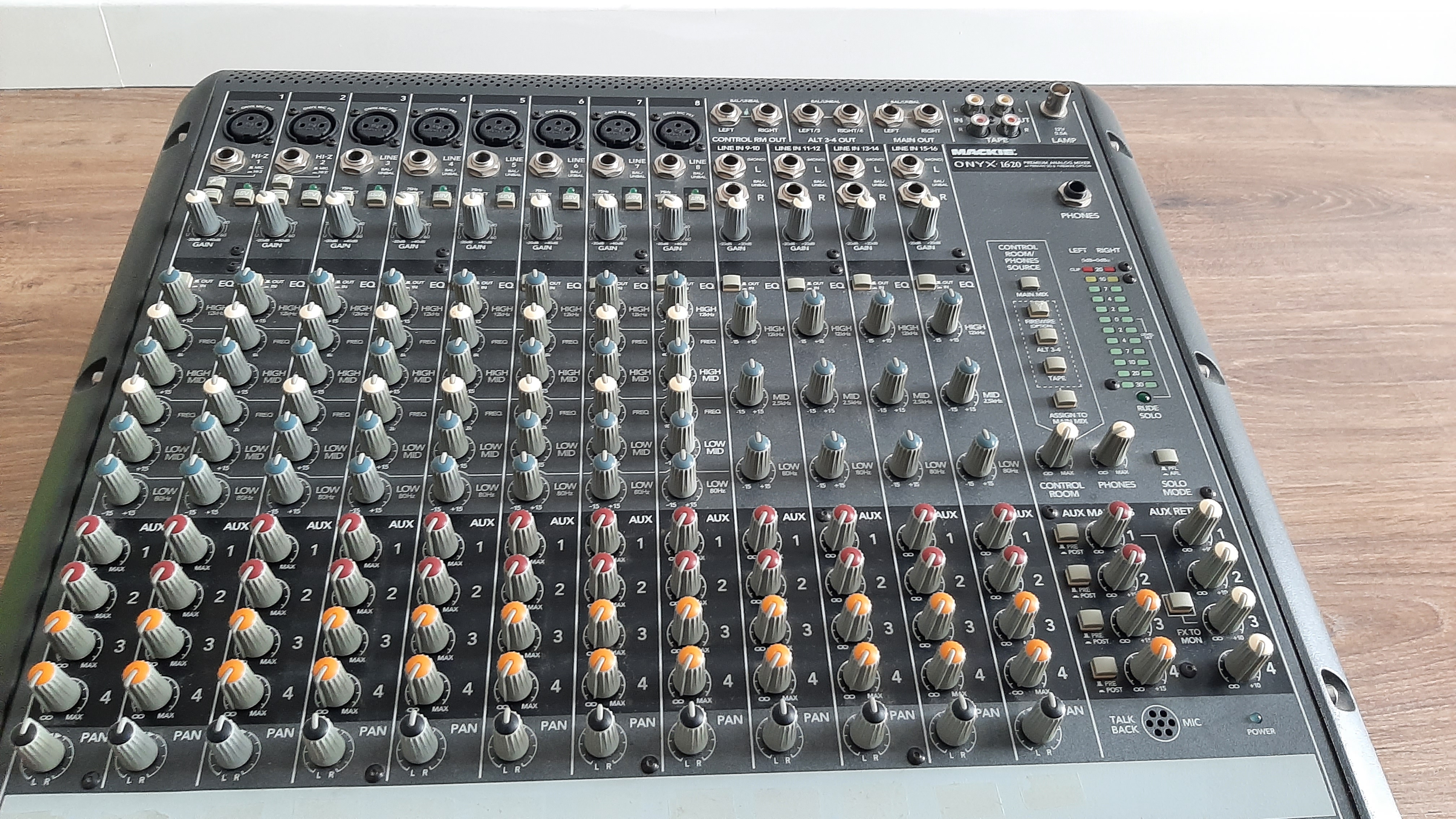 Onyx 16 Mackie Onyx 16 Audiofanzine