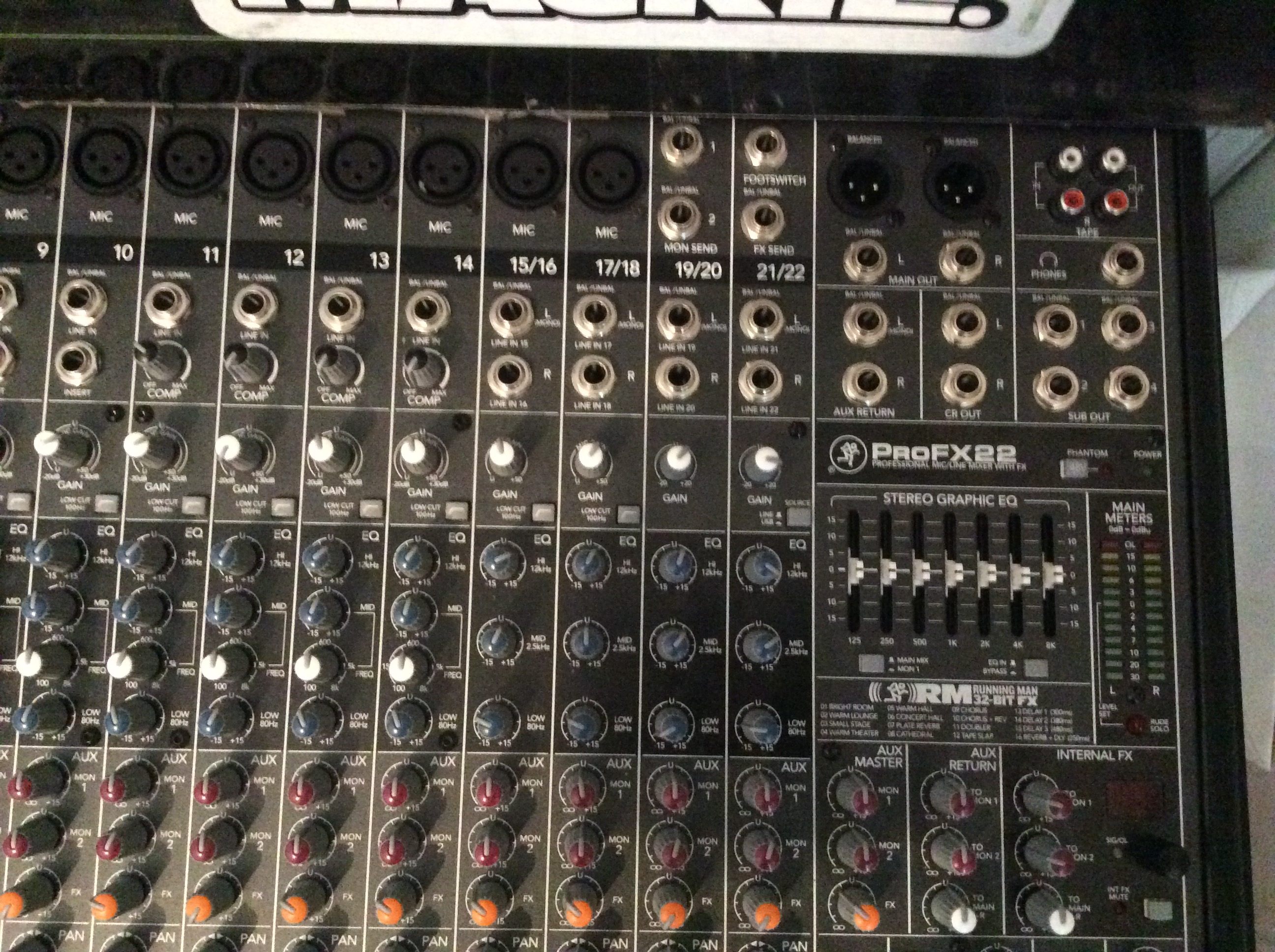 PROFX22 Mackie ProFX22 Audiofanzine