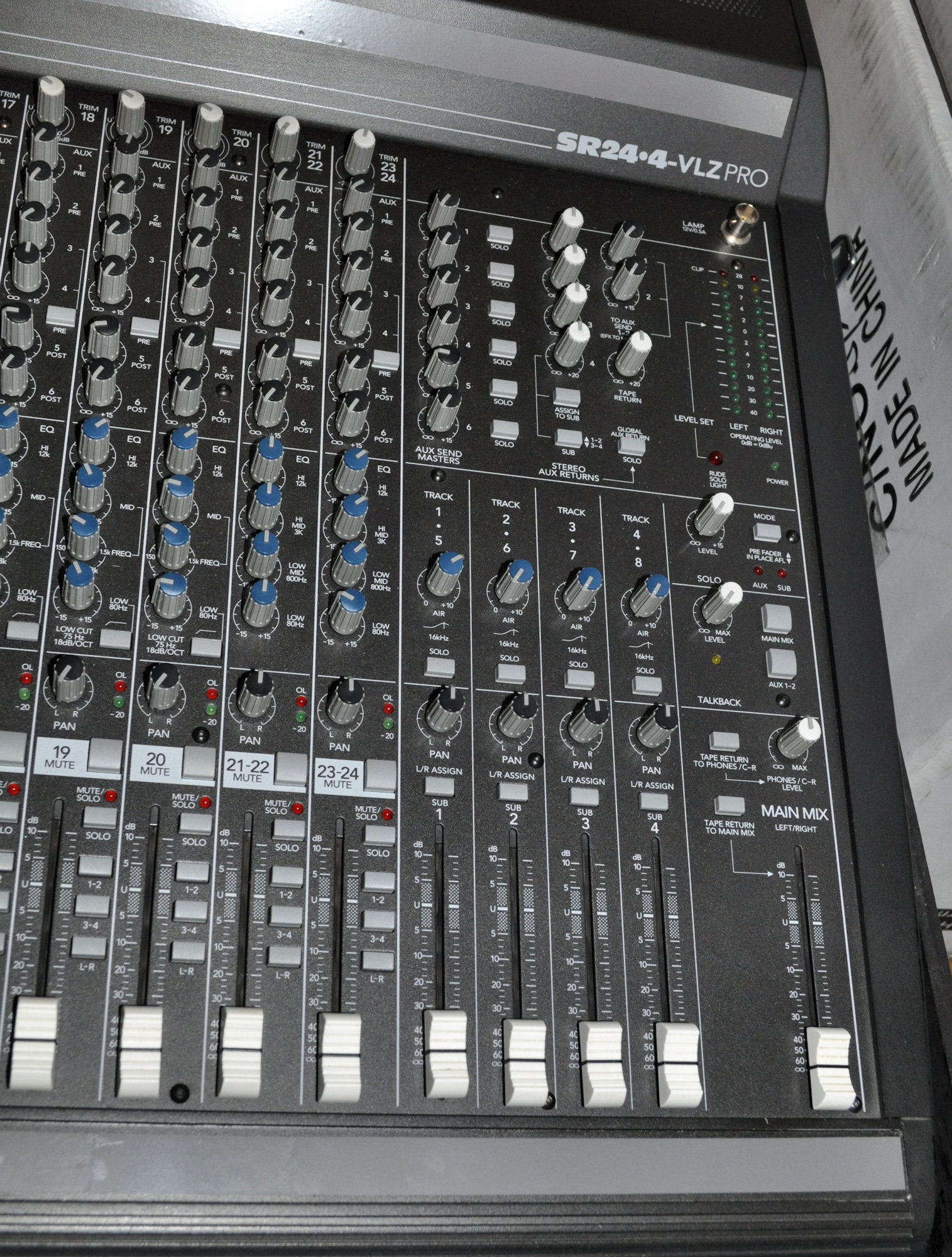 Mackie SR 24.4 VLZ Pro image (348658) Audiofanzine