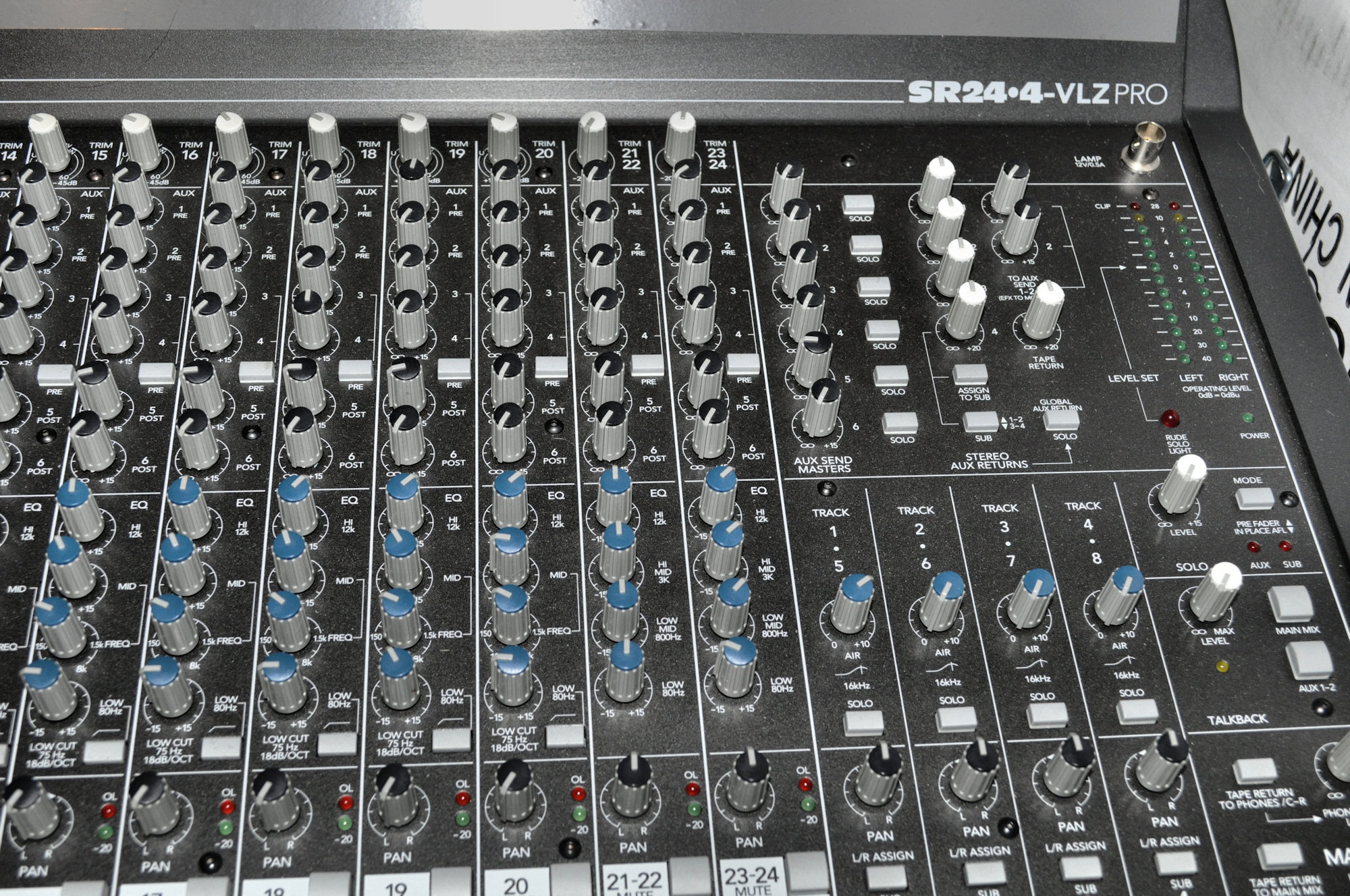 Mackie SR 24.4 VLZ Pro image (#348659) - Audiofanzine