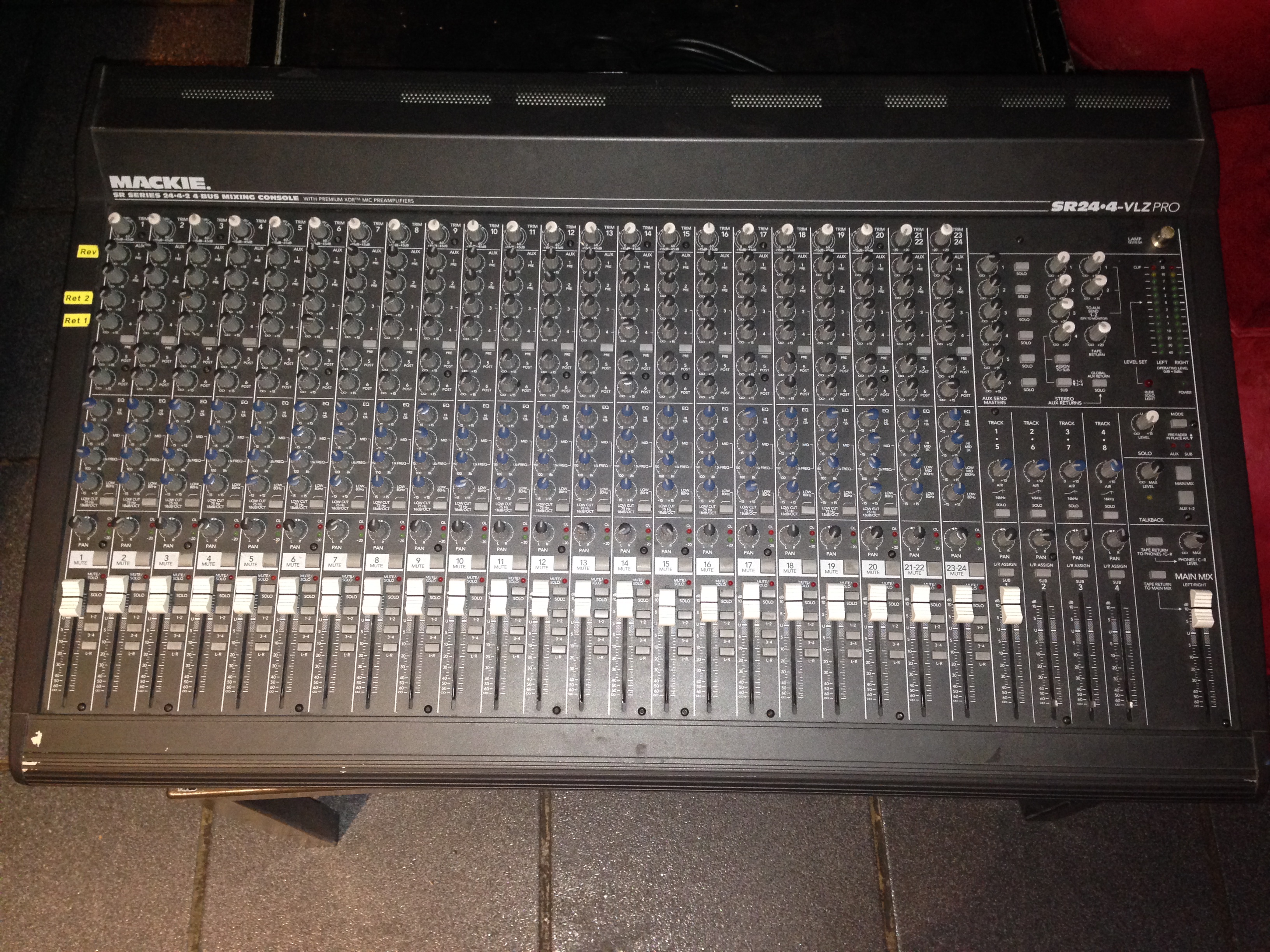 Photo Mackie SR 24.4 VLZ Pro Mackie SR 24.4 VLZ Pro (36159) (705971