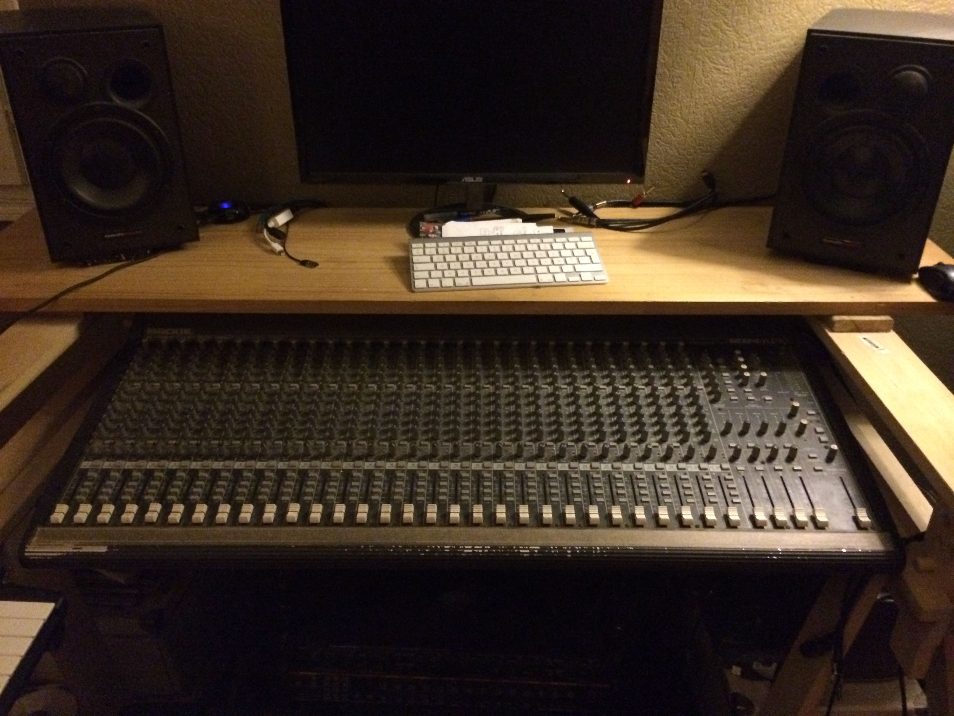 Mackie SR 32.4 VLZ Pro image (762115) Audiofanzine