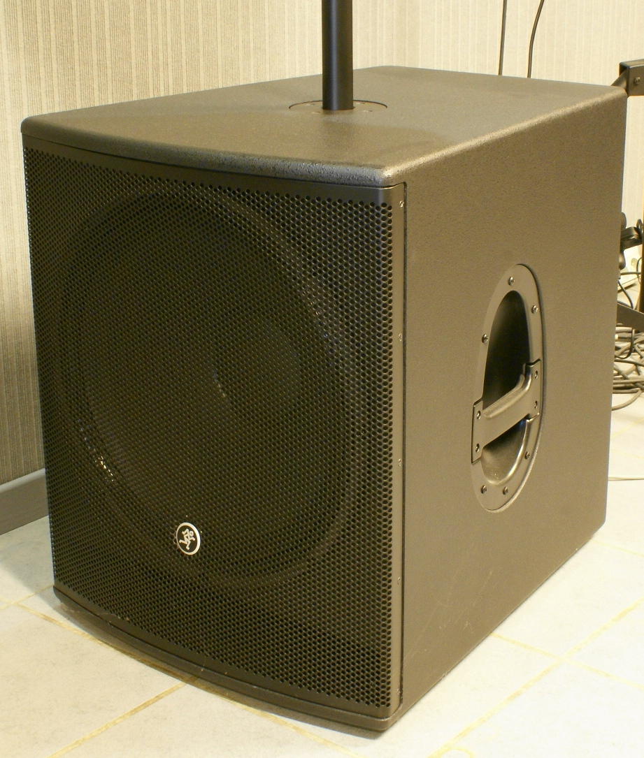 Photo Mackie SRM1801 Mackie [SRM Series] SRM1801 (452179) Audiofanzine