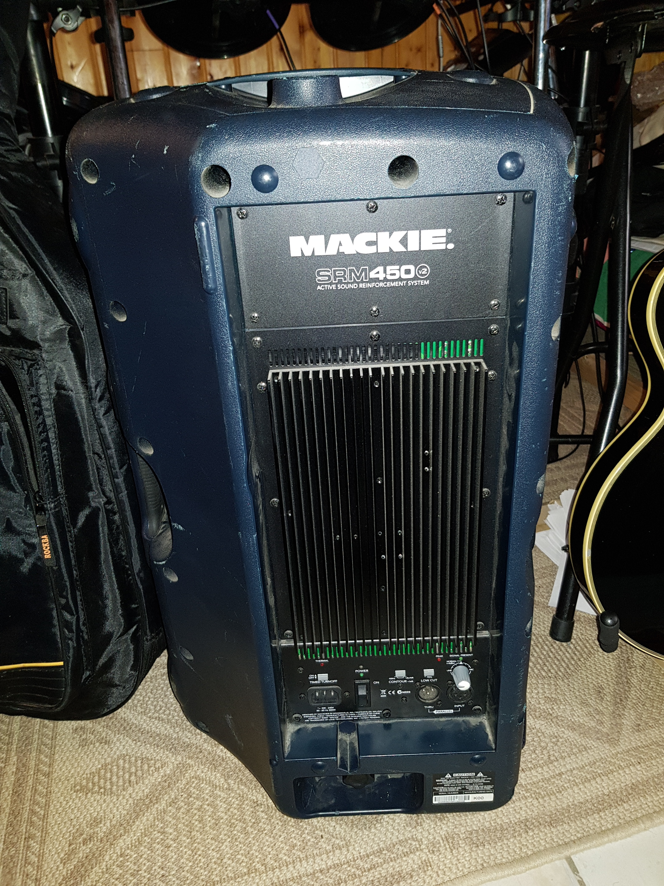 SRM450V2 Mackie SRM450v2 Audiofanzine