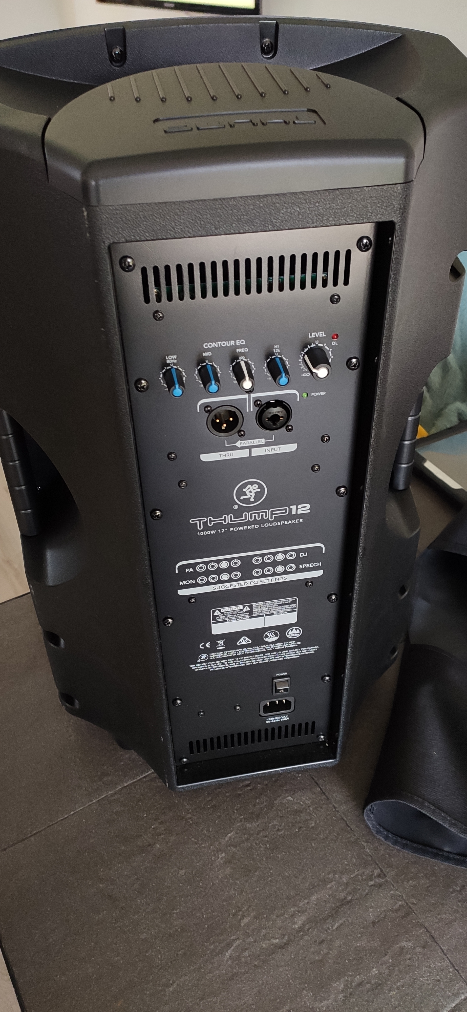 Thump12 Mackie Thump12 Audiofanzine