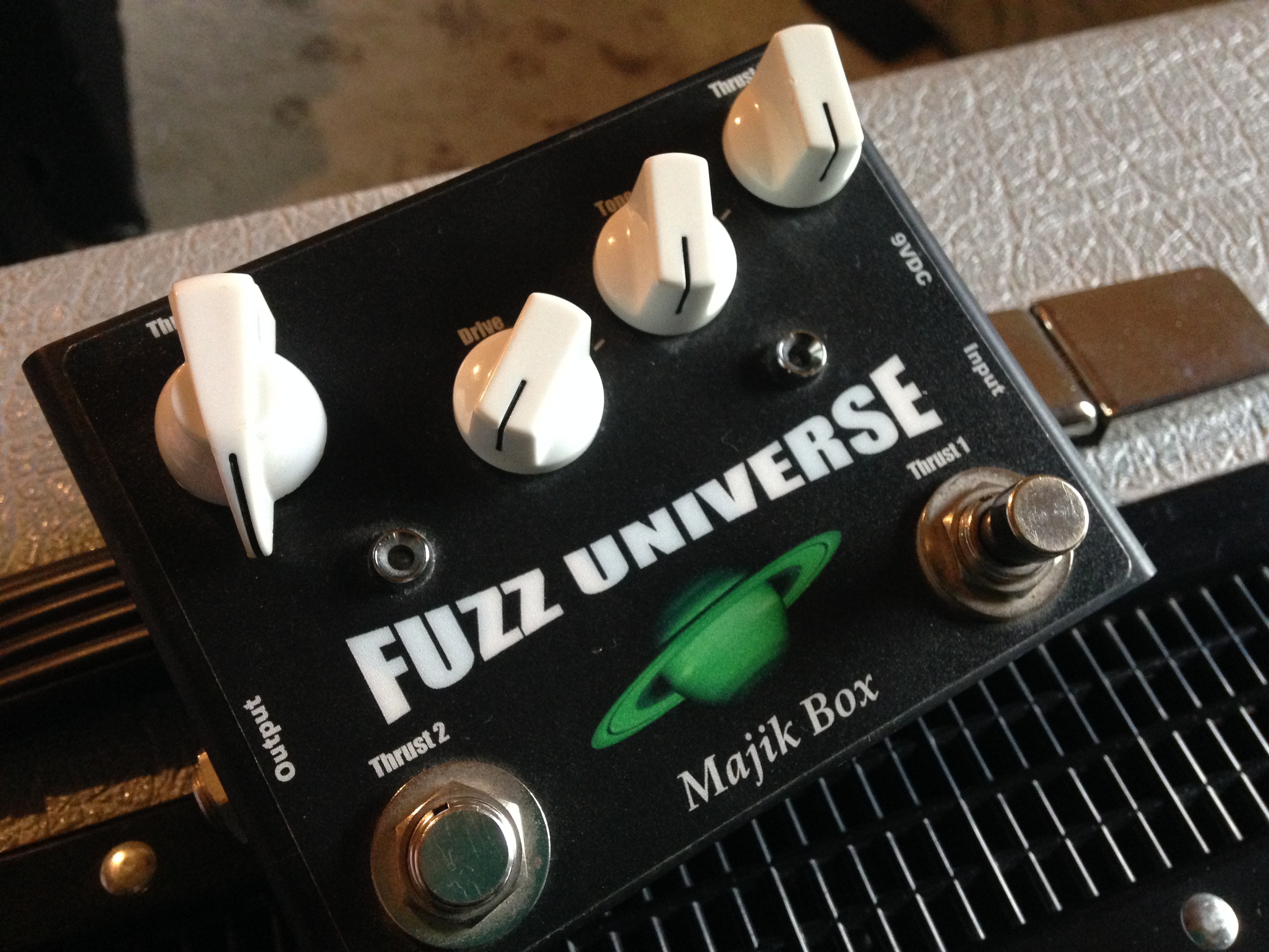 販売新販売 Majik Box Fuzz Universe エフェクター ポール・ギルバート 