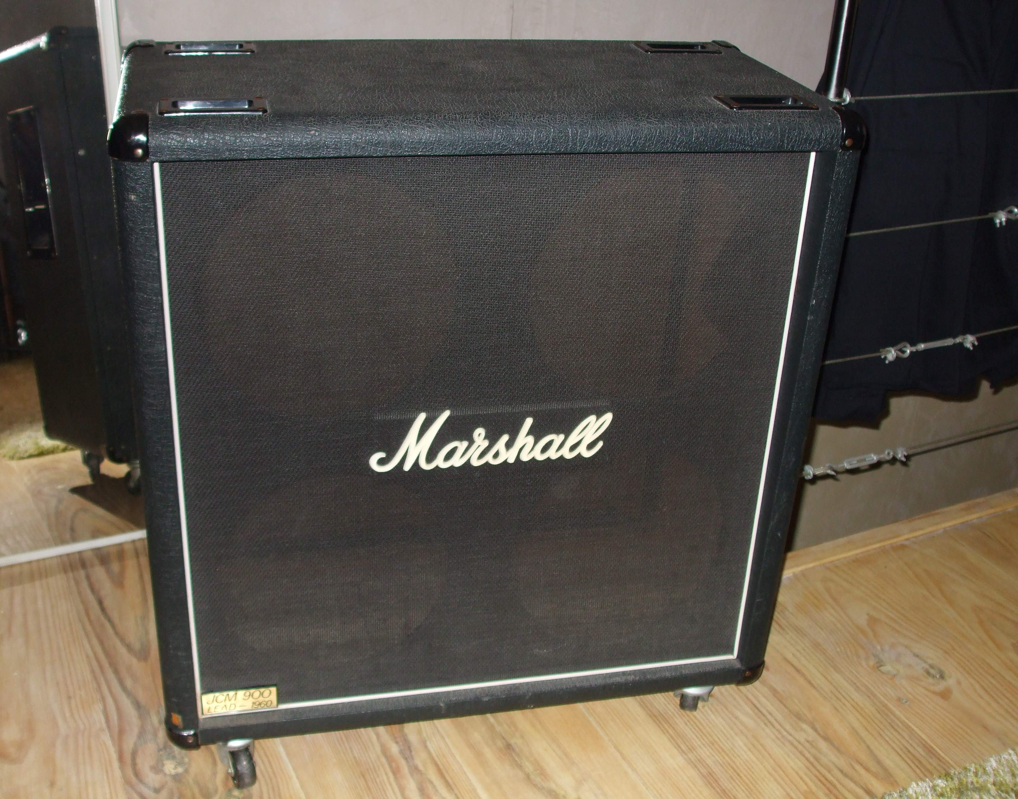 Marshall 1960B JCM900 Image (#1109041) - Audiofanzine