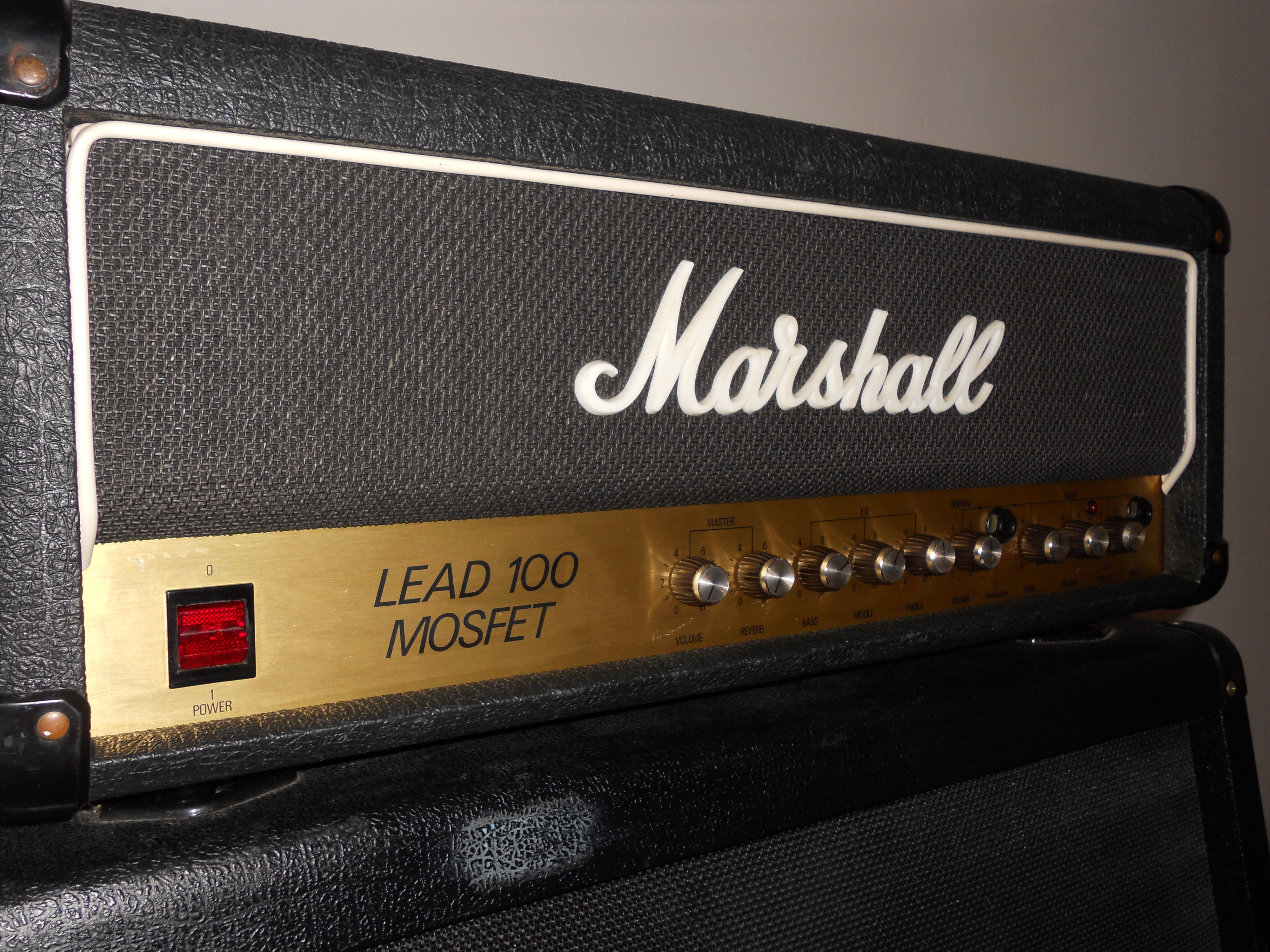 3210 Lead 100 Mosfet [1984-1991] Marshall - Audiofanzine