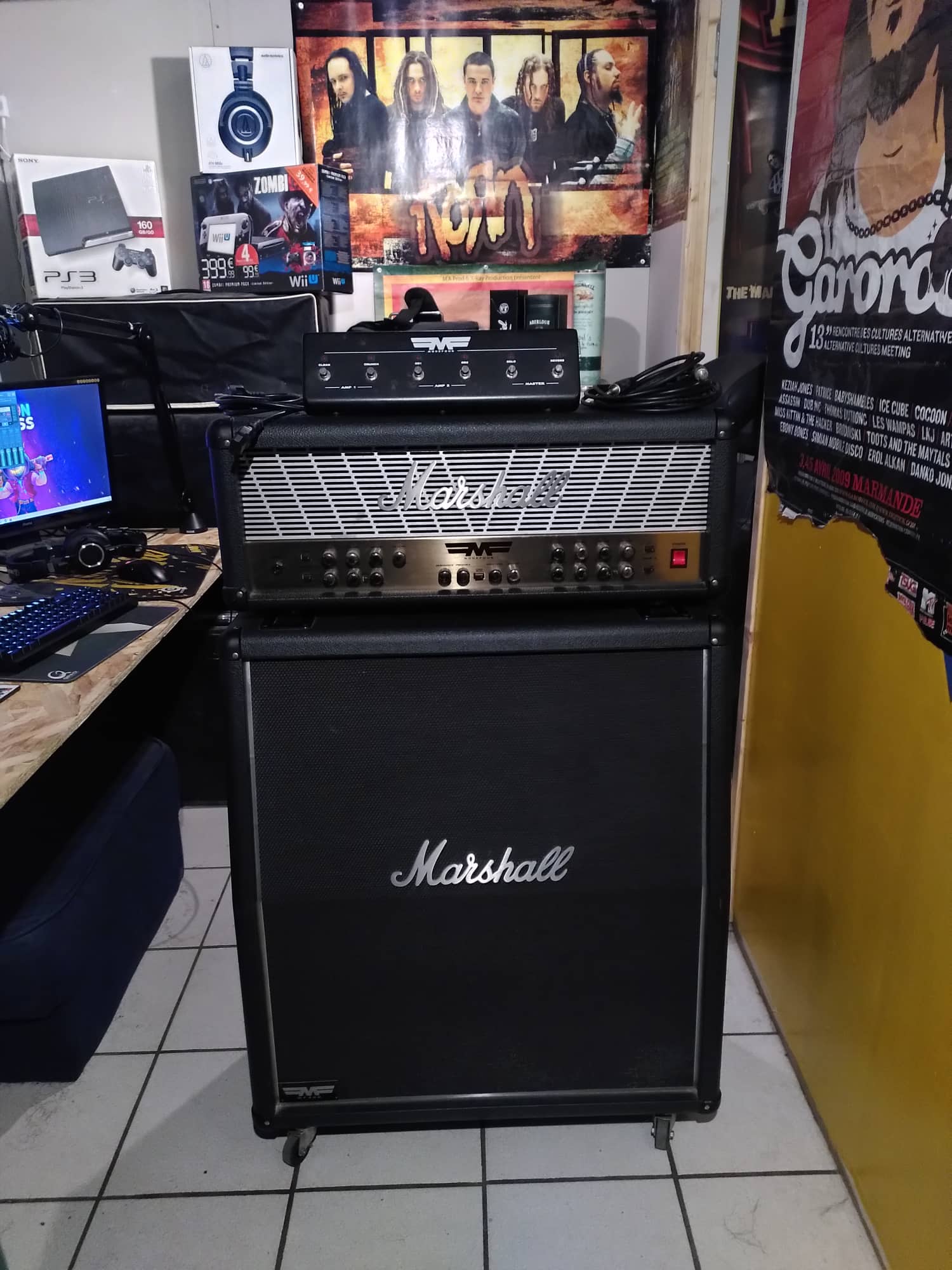 Jolivet Music. Tete Amplificateur Guitare Electrique MARSHALL MF350 +  Enceinte MF400A